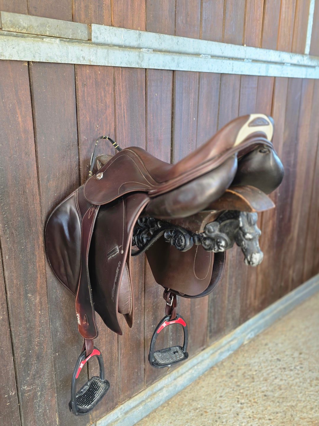 Selle de saut PRESTIGE  18', média 5