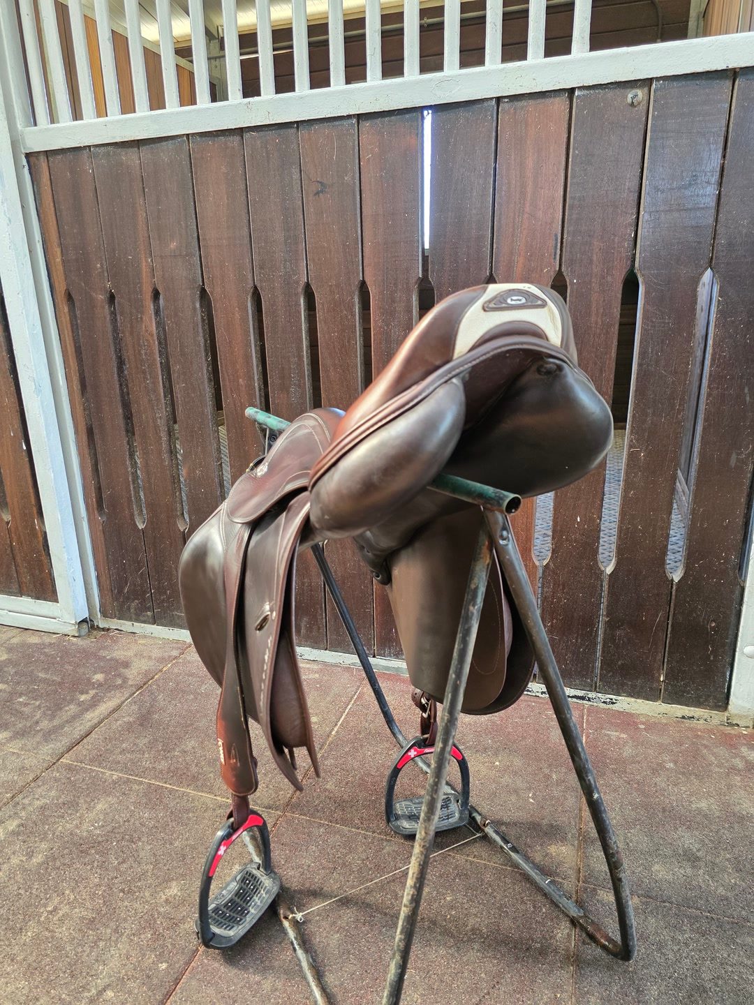Selle de saut PRESTIGE  18', média 3