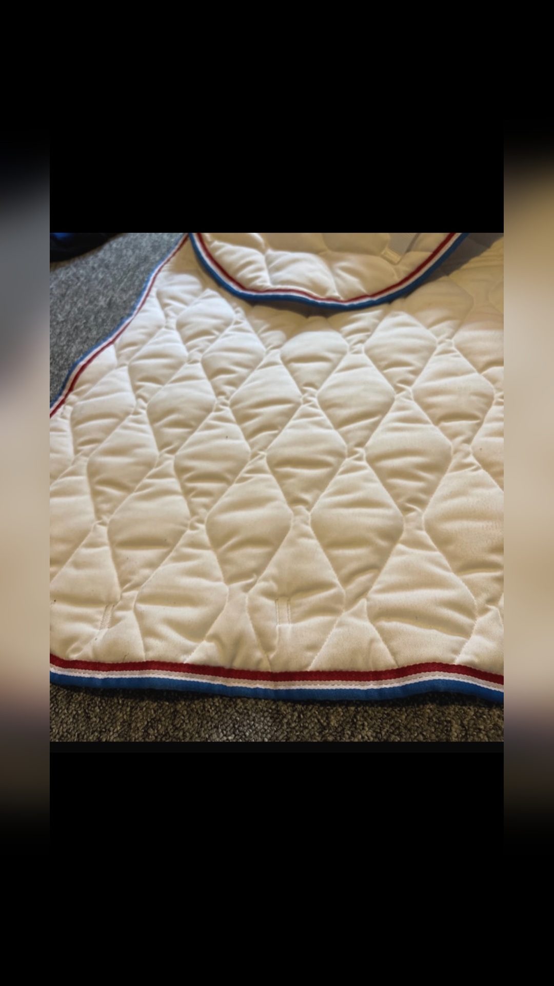 Tapis blanc, média 4