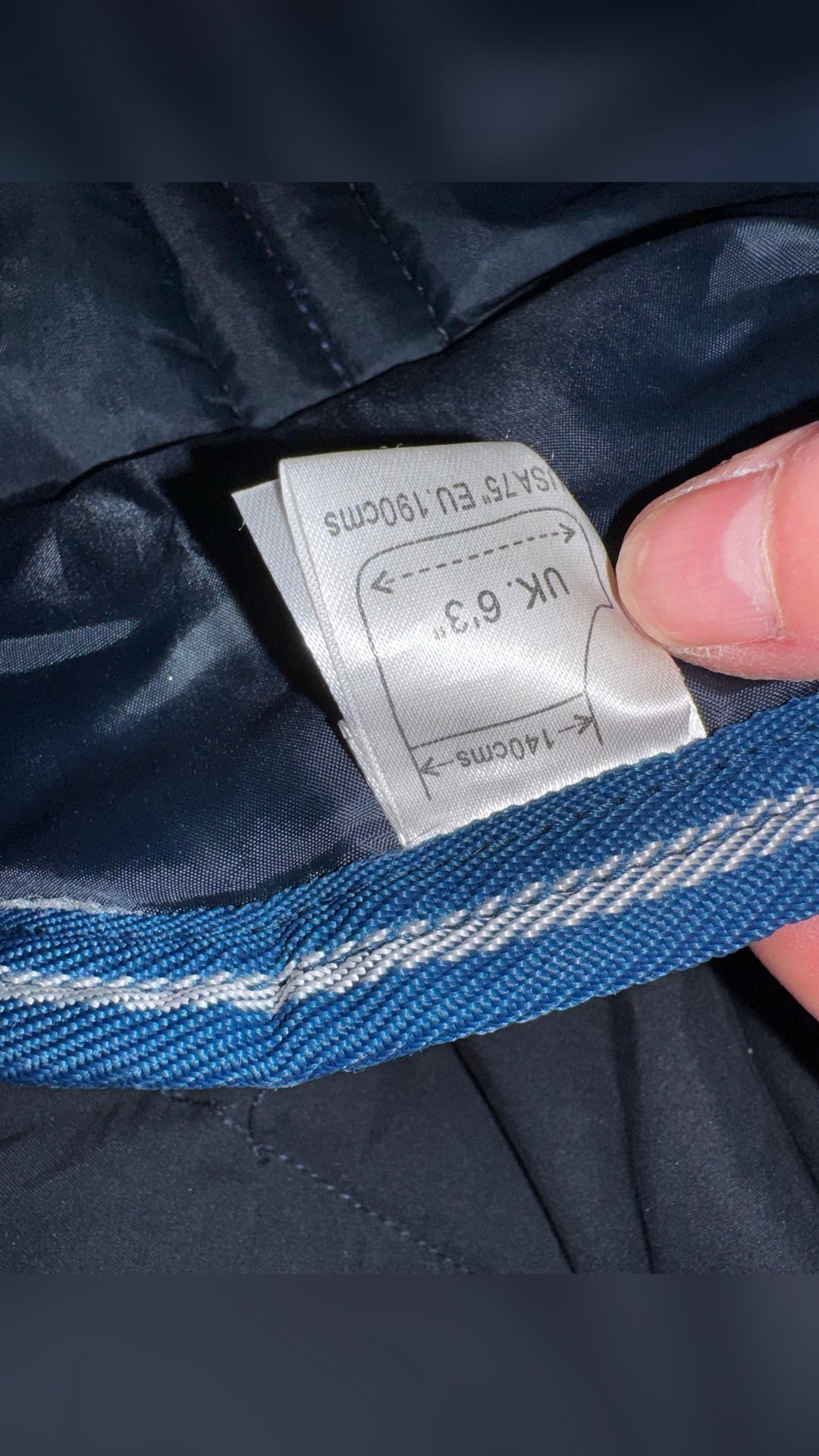 Sous couverture intégrale, média 5