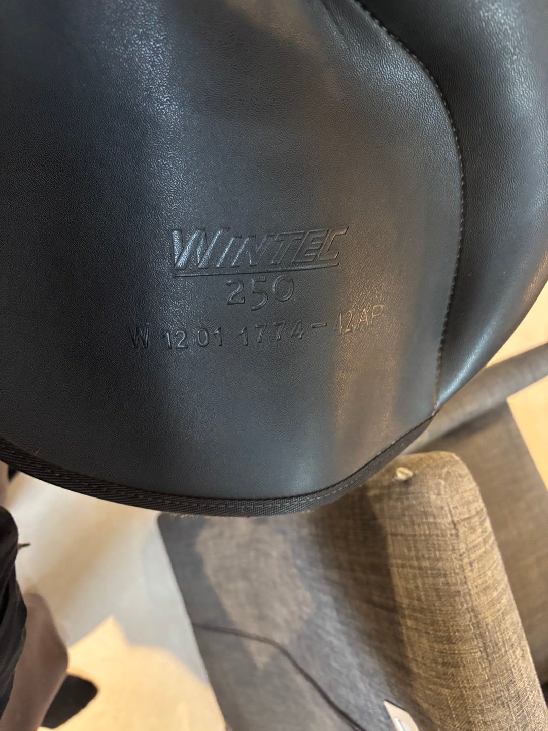 Selle wintec 250 16,5, média 6