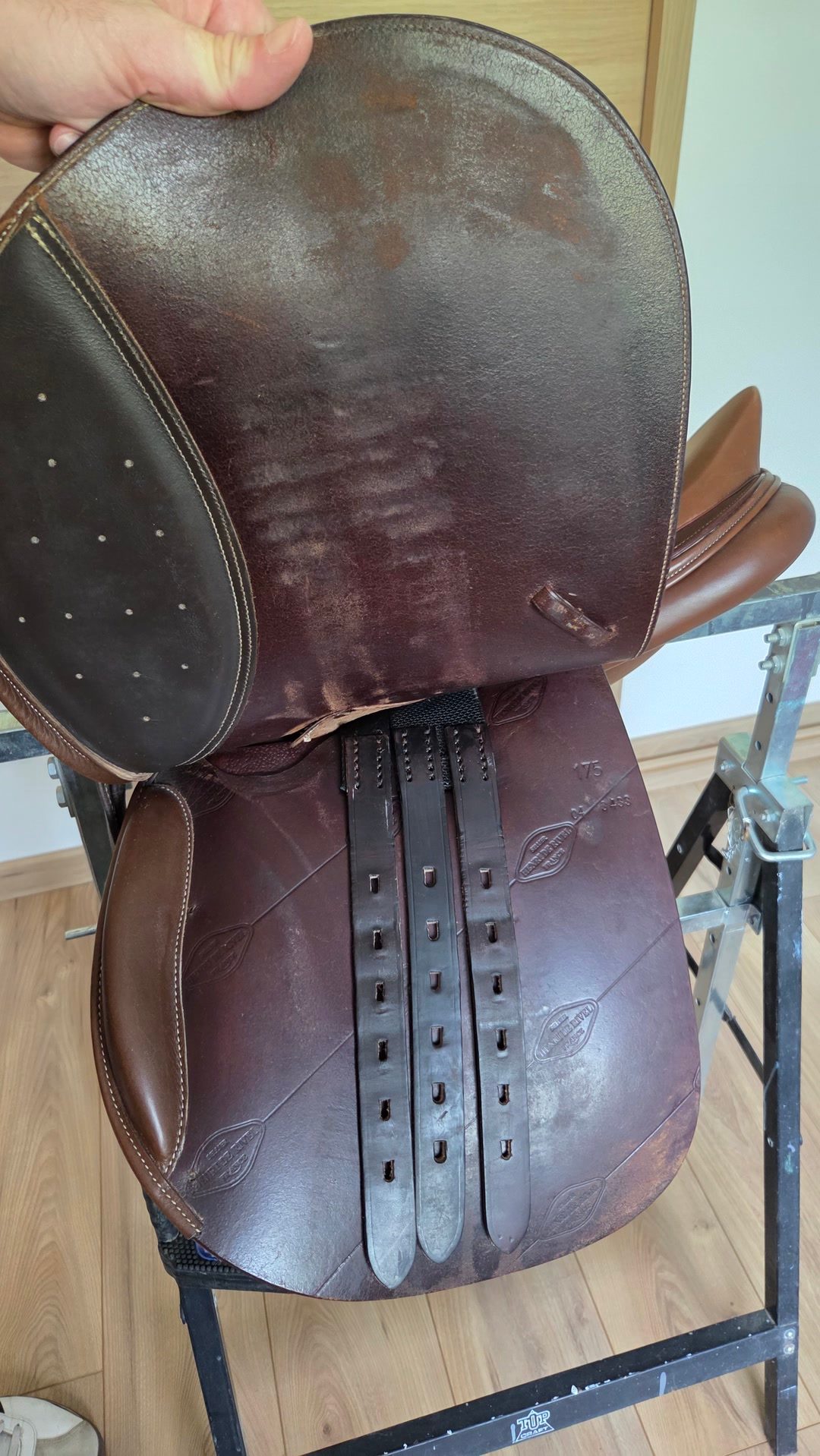 Selle cuir mixte 17,5 pouces, média 10