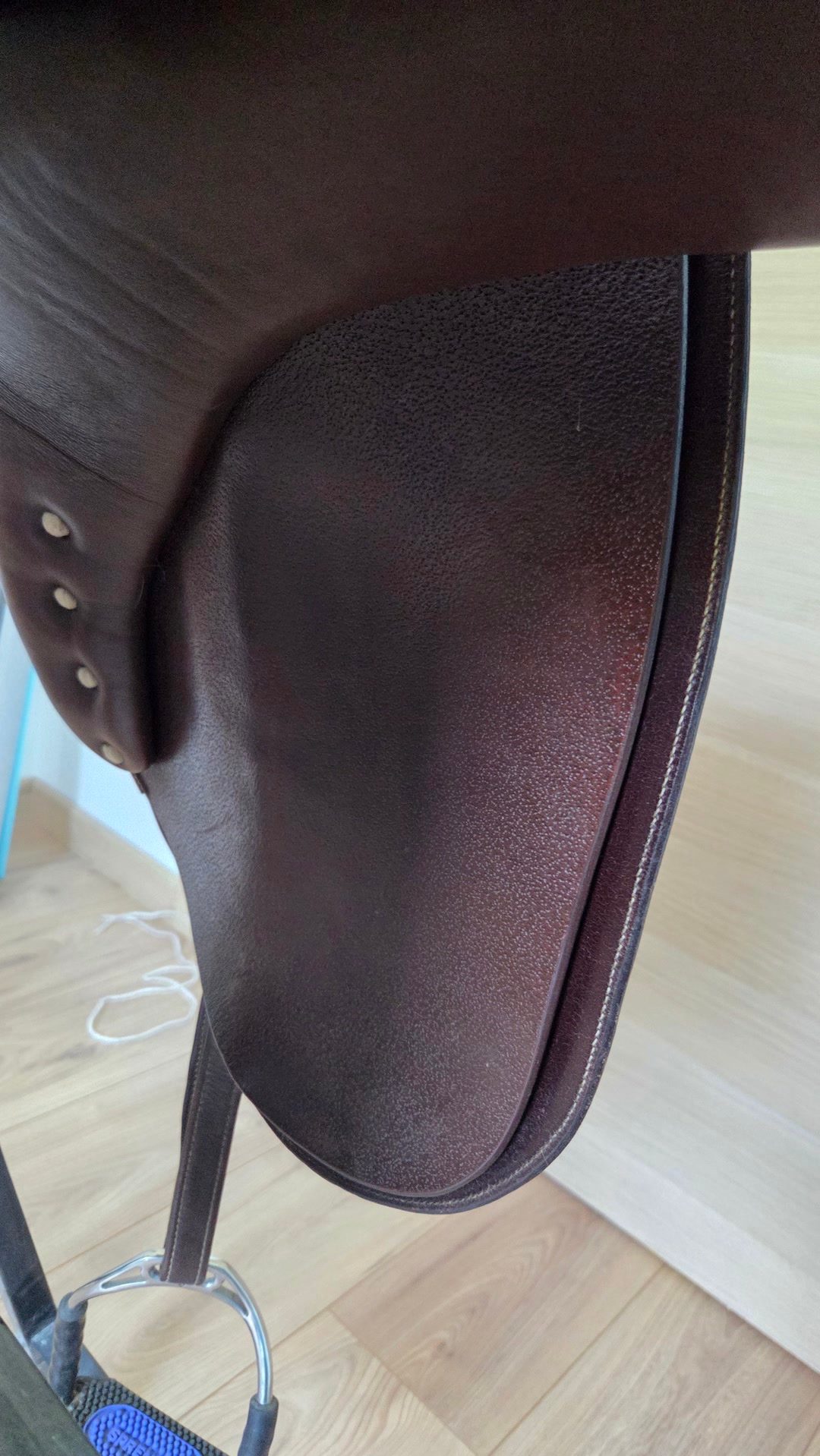 Selle cuir mixte 17,5 pouces, média 9