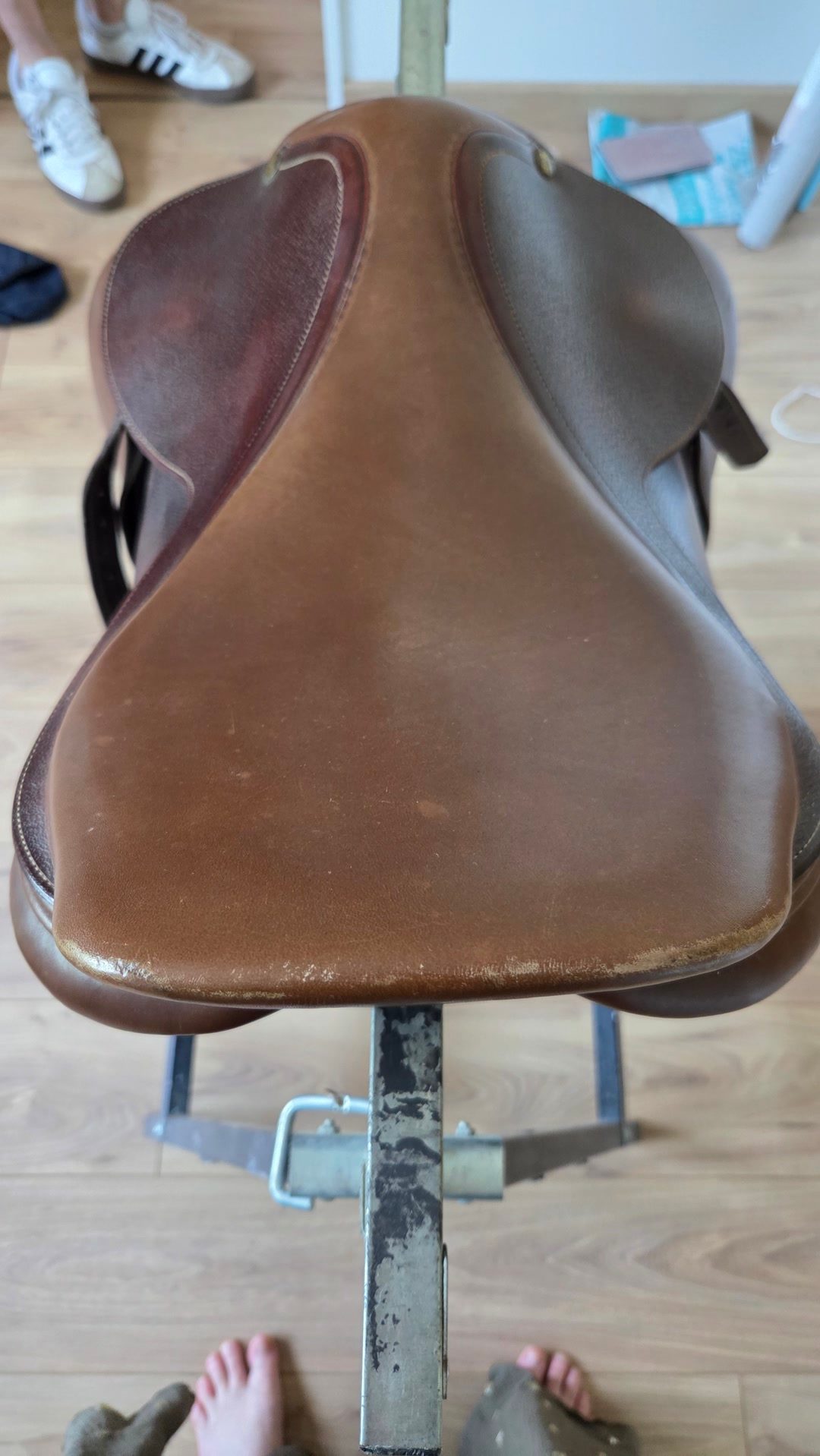 Selle cuir mixte 17,5 pouces, média 6