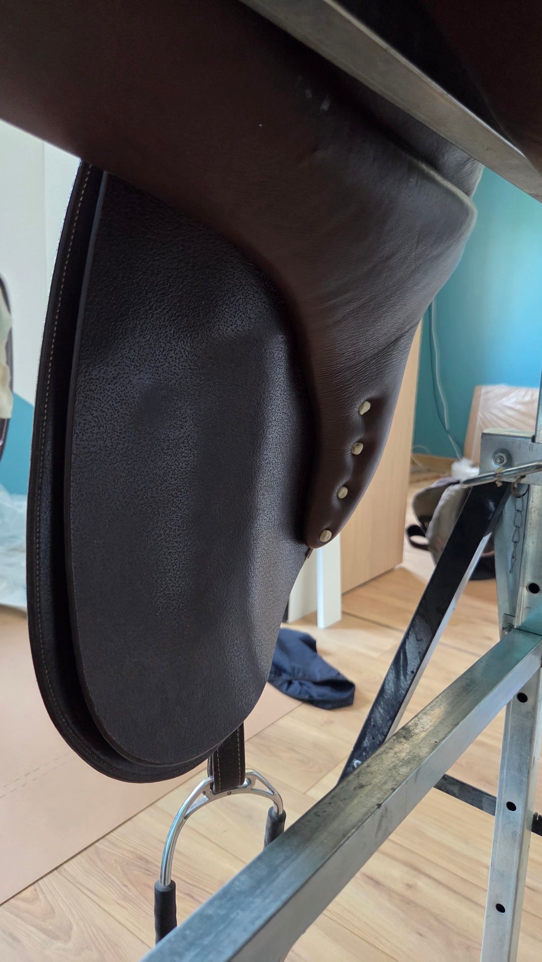 Selle cuir mixte 17,5 pouces, média 8