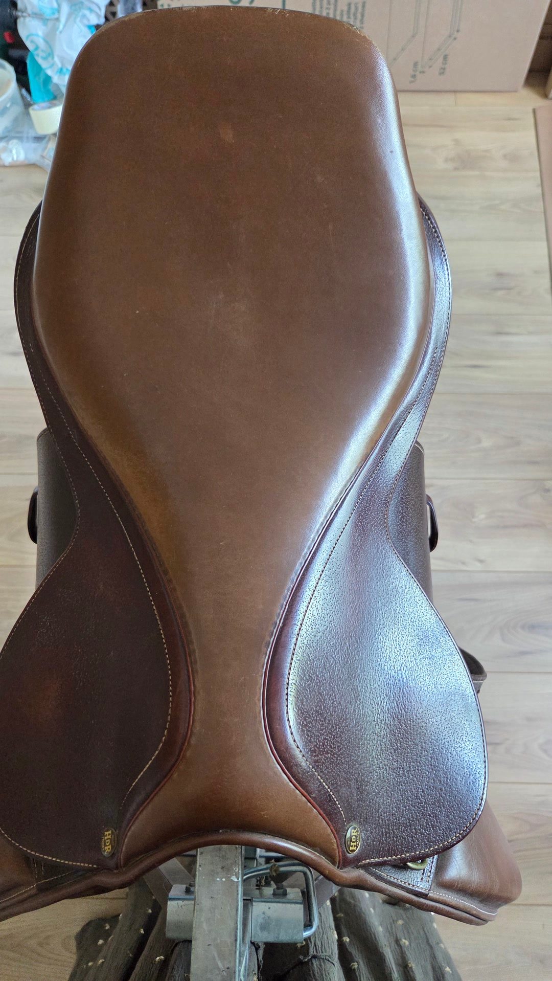 Selle cuir mixte 17,5 pouces, média 4