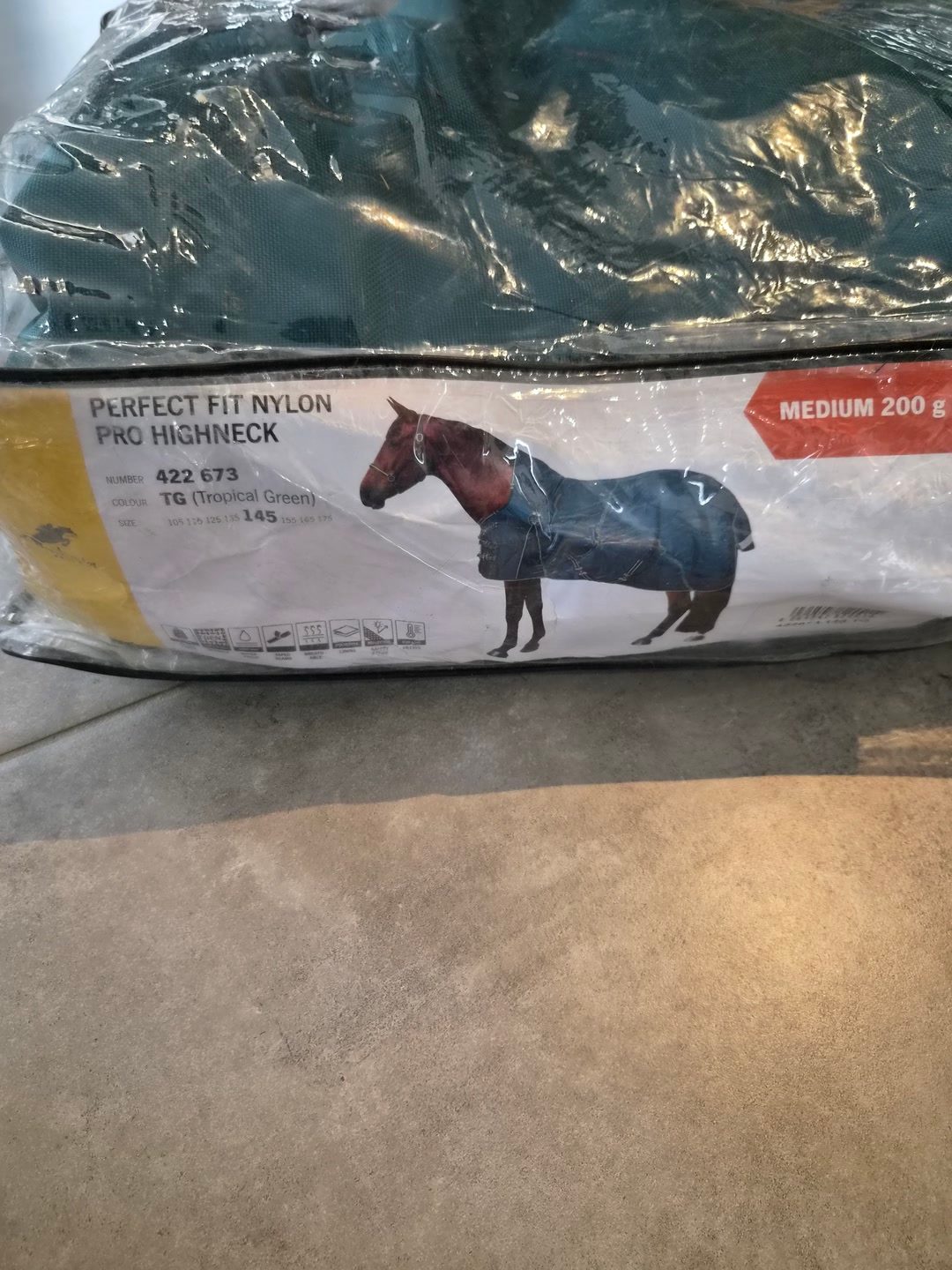 Couverture cheval Felix Buhler1680D – 145 cm – 200, média 6