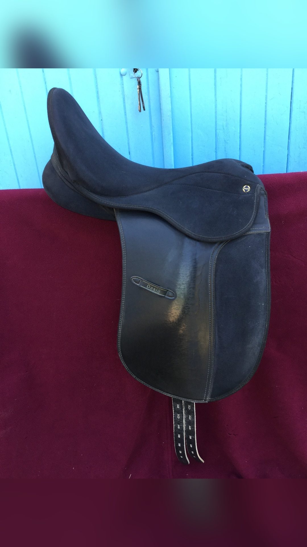 Selle dressage synthétique, média 2