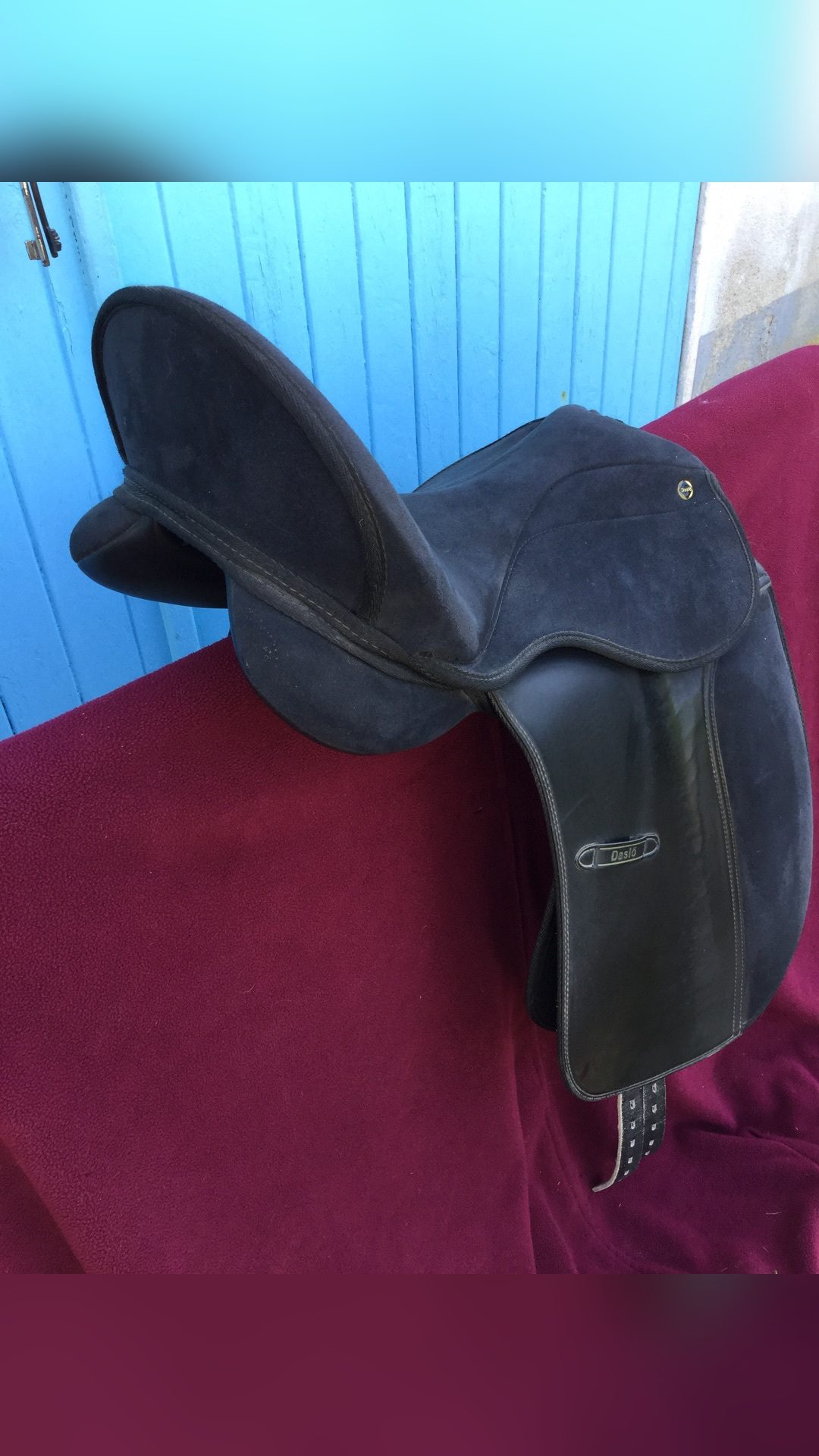 Selle dressage synthétique, média 3