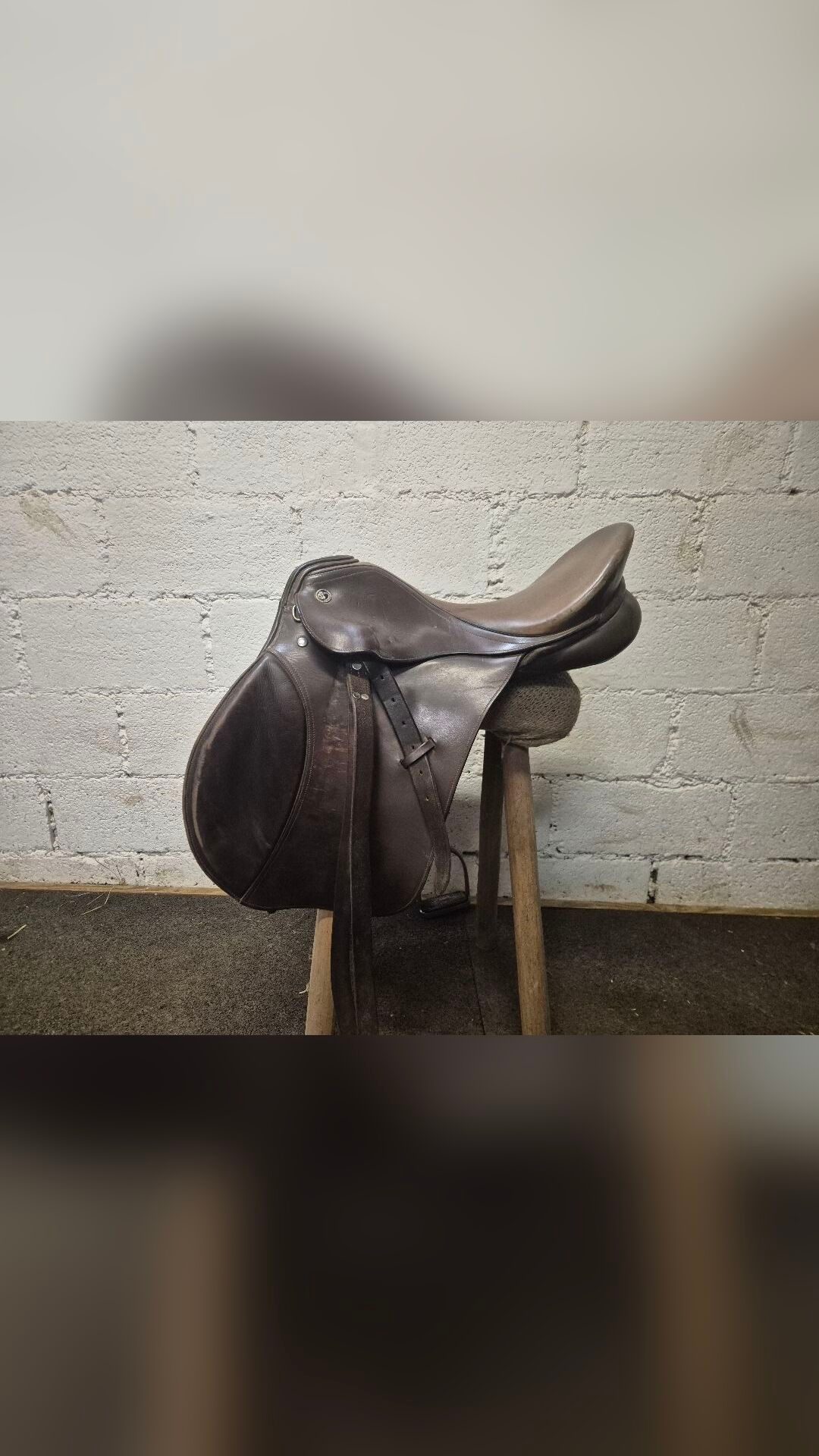 Selle en cuir brun, média 6