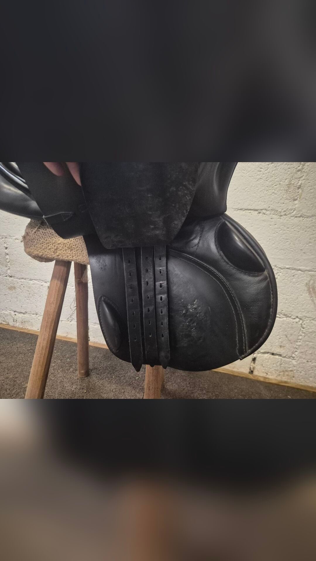 Selle en cuir noir de chez Marcus Henning, média 2