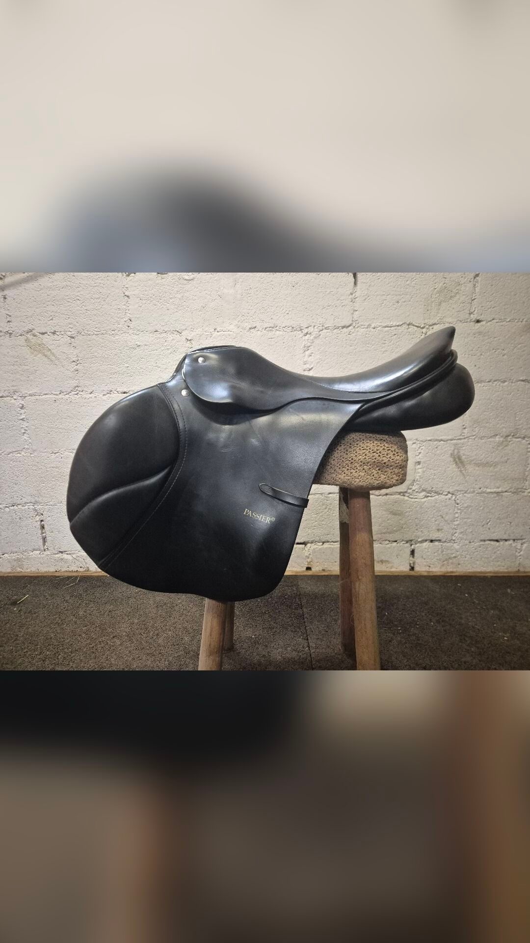 Selle en cuir noir de chez Marcus Henning, média 6