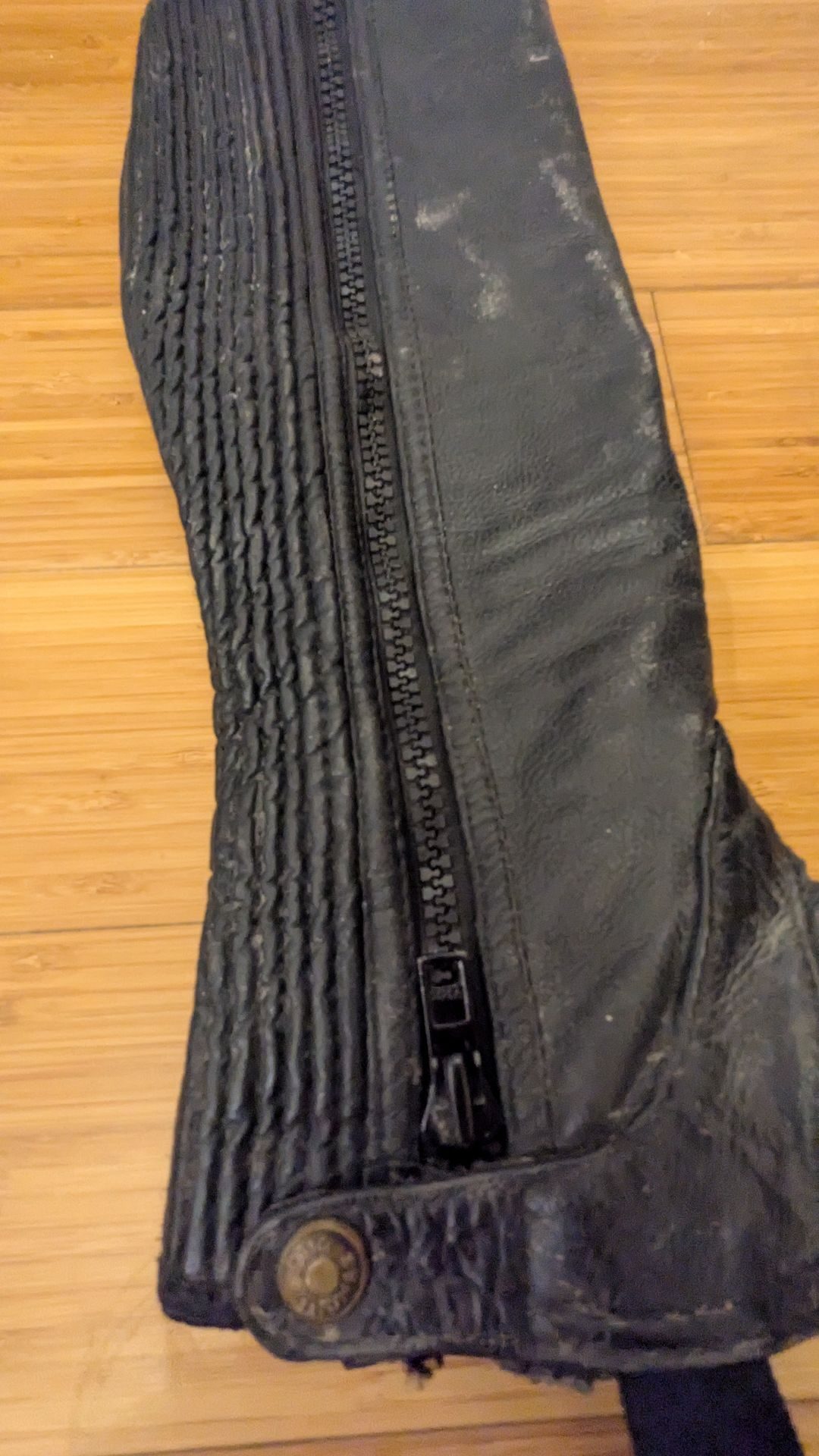 Chaps en cuir noir, média 3