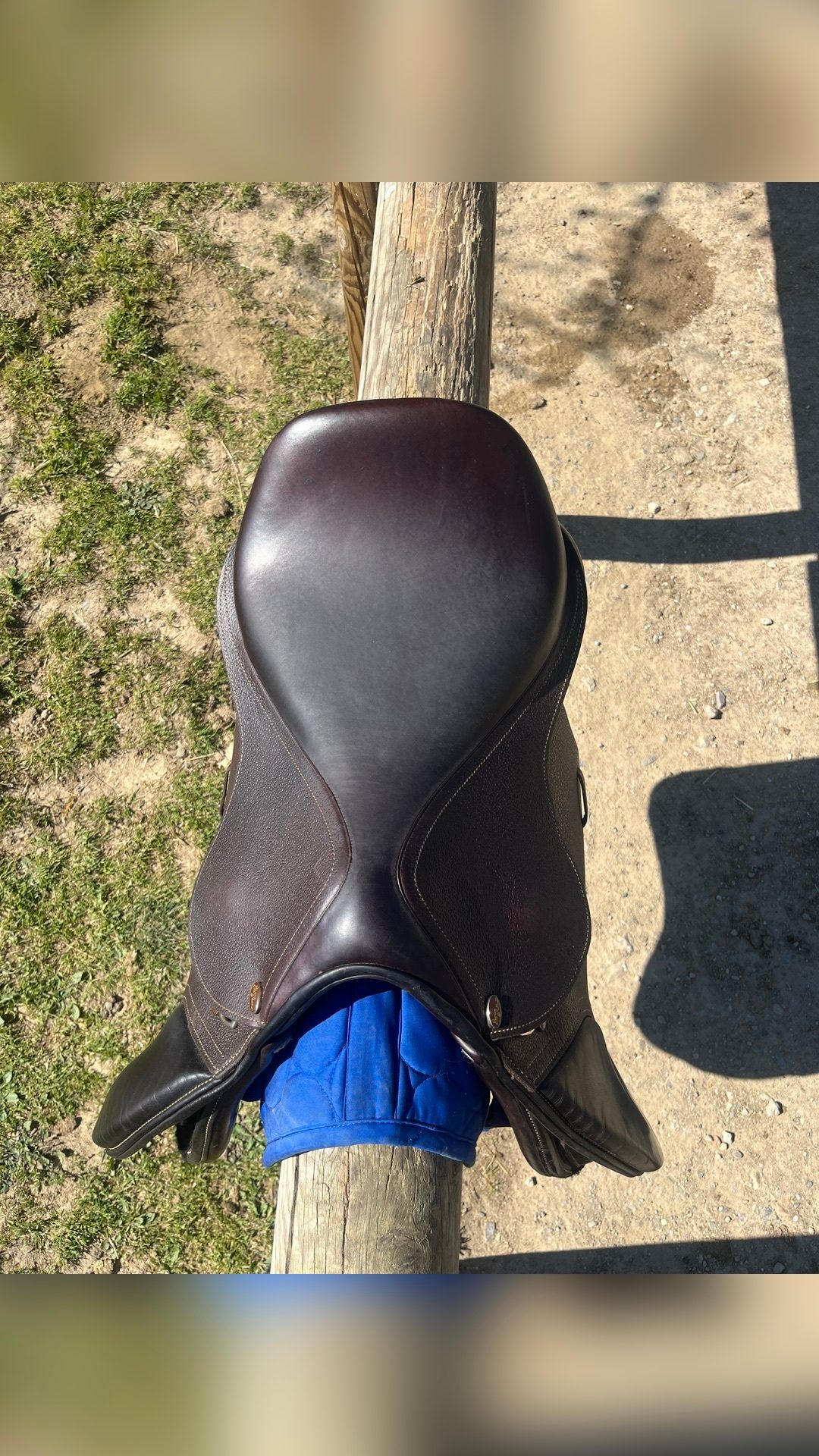 Selle Éric Thomas en cuir marron 17’, média 2