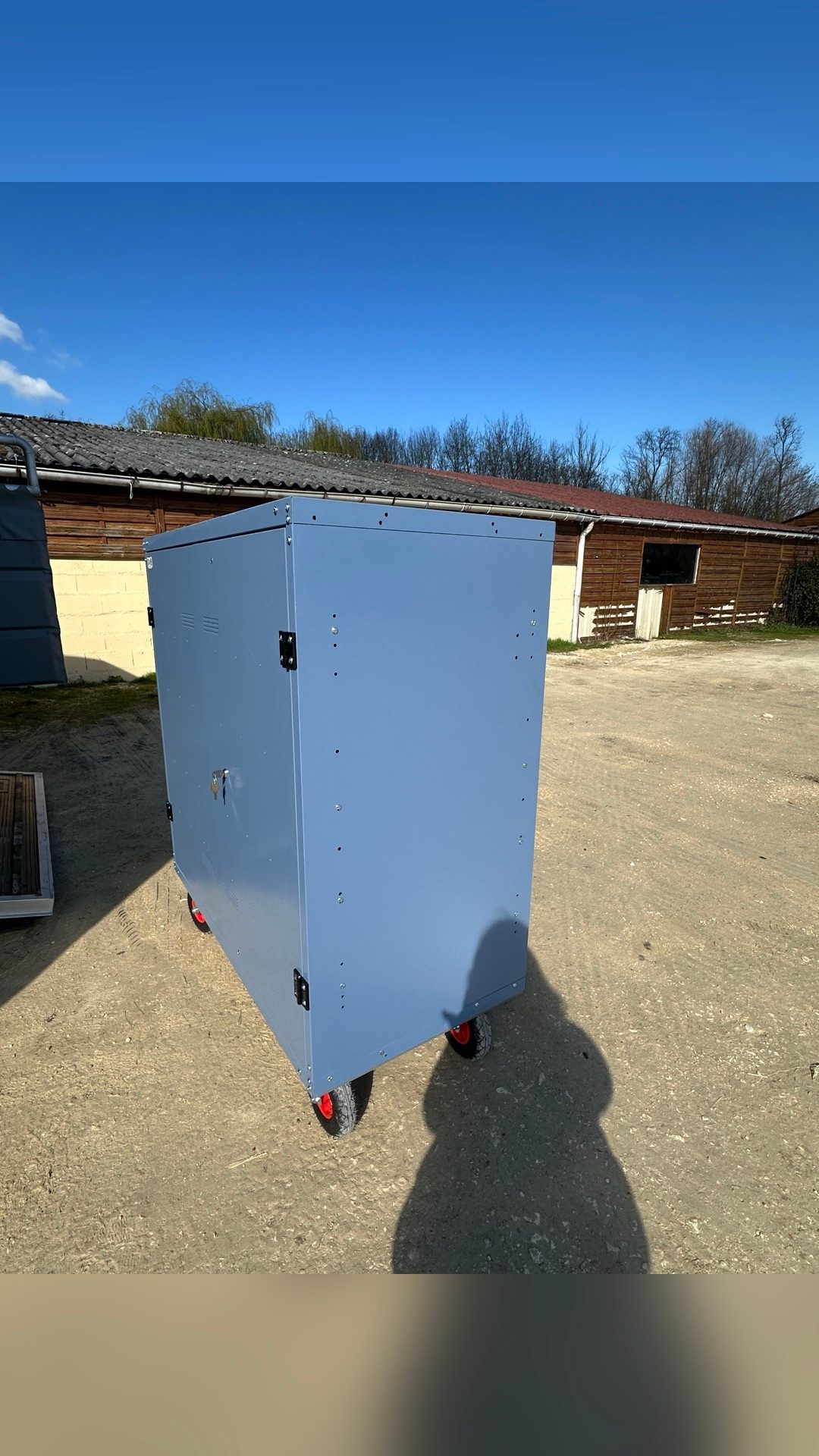 Malle de concours neuve à vendre - Kleider Concept Bleu pigeon, média 6