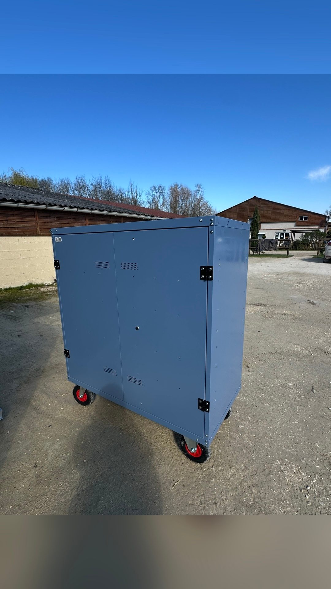 Malle de concours neuve à vendre - Kleider Concept Bleu pigeon, média 9