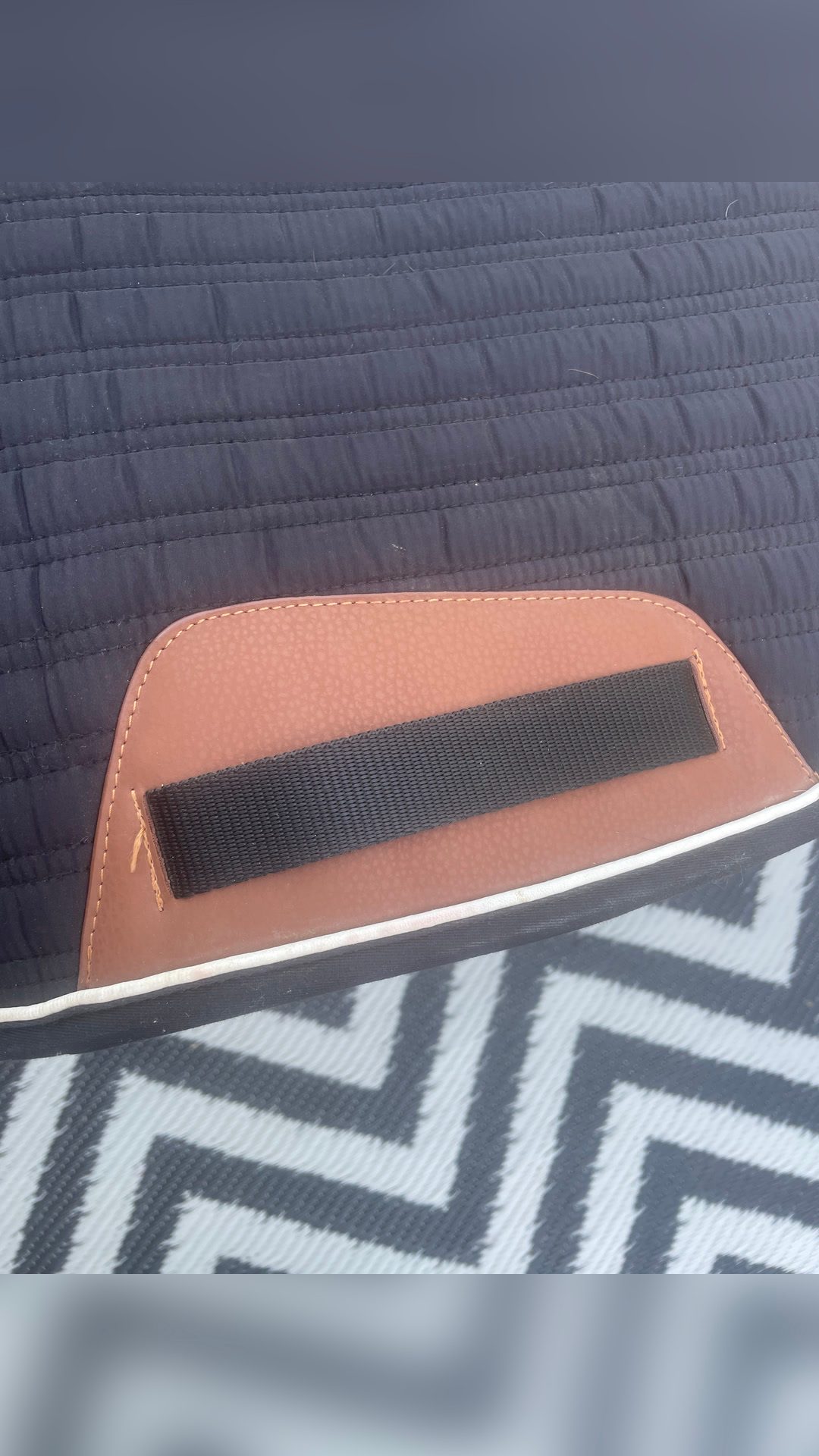 Tapis fouganza noir et cuir, média 3