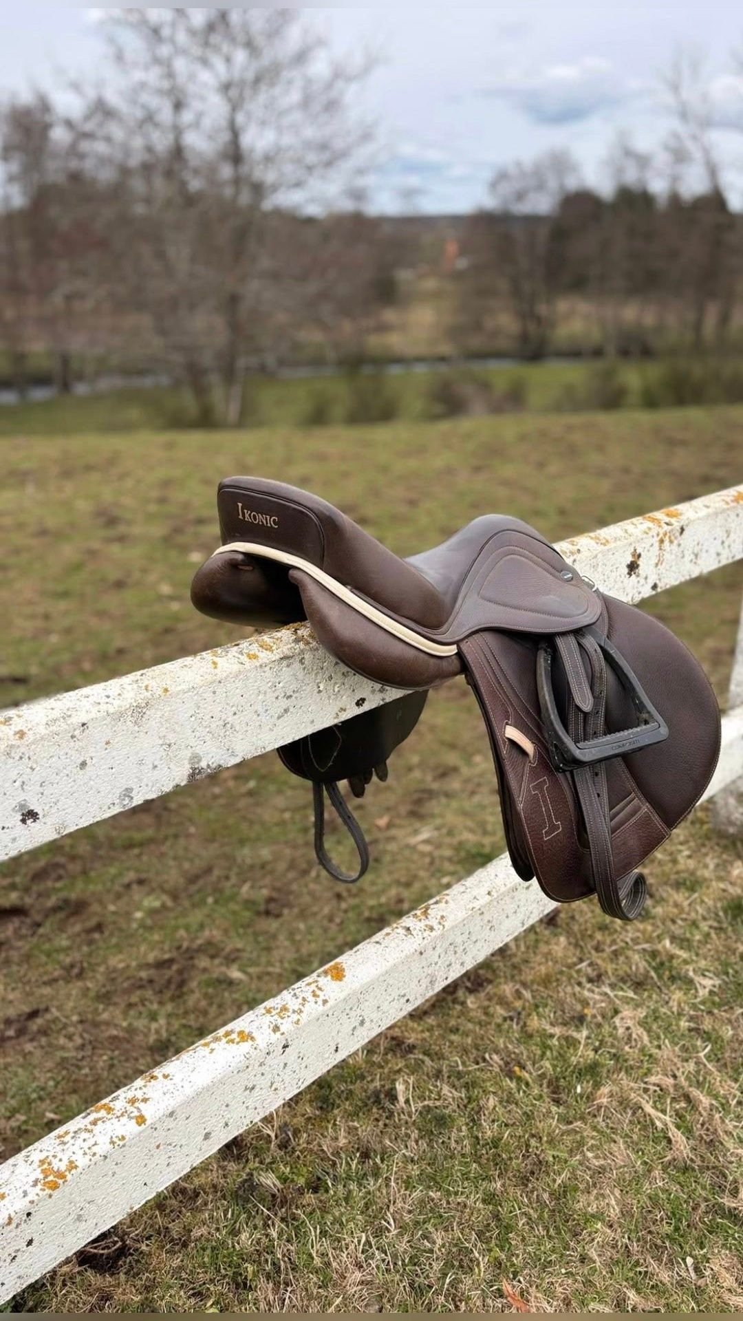 Selle Ikonic à vendre 17, média 2