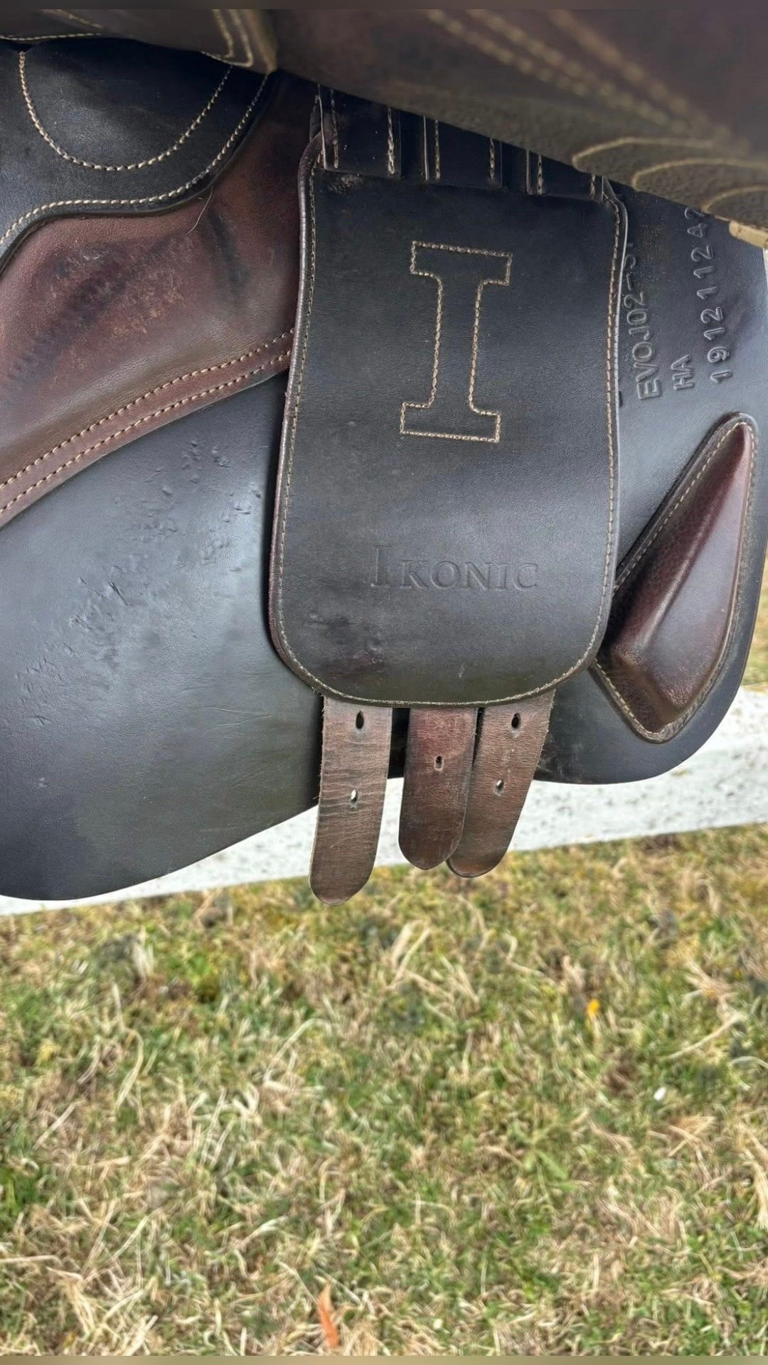 Selle Ikonic à vendre 17, média 5