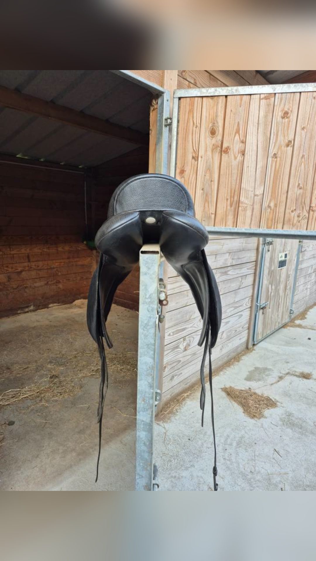 selle de dressage Bates Isabell Werth en cuir noir, taille 17", média 2