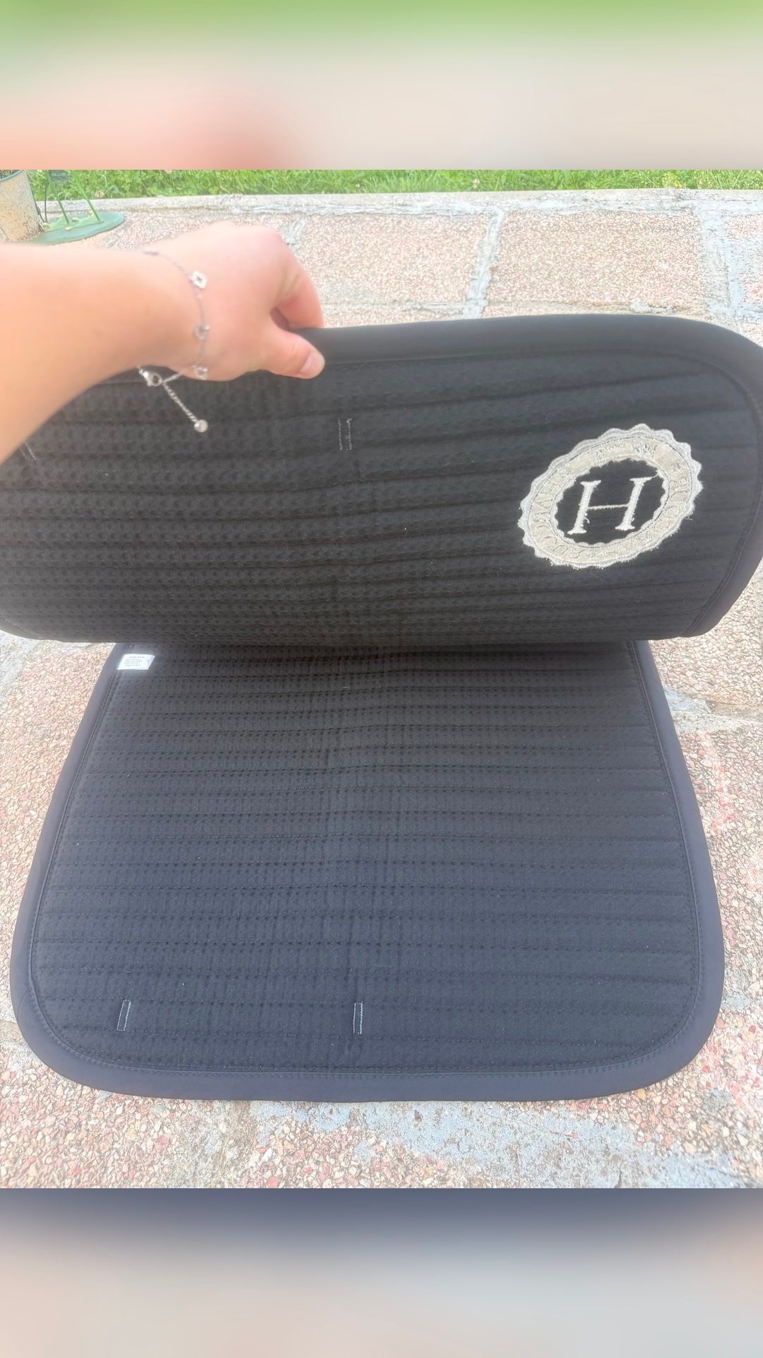 Tapis Harcour Karembar gris/ liseré pailleté, média 5