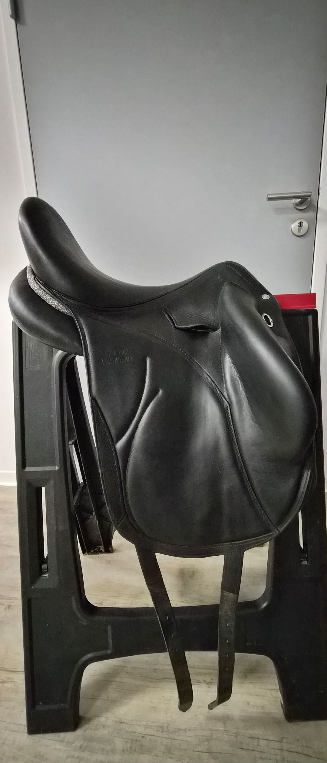 Selle dressage devoucoux, média 4
