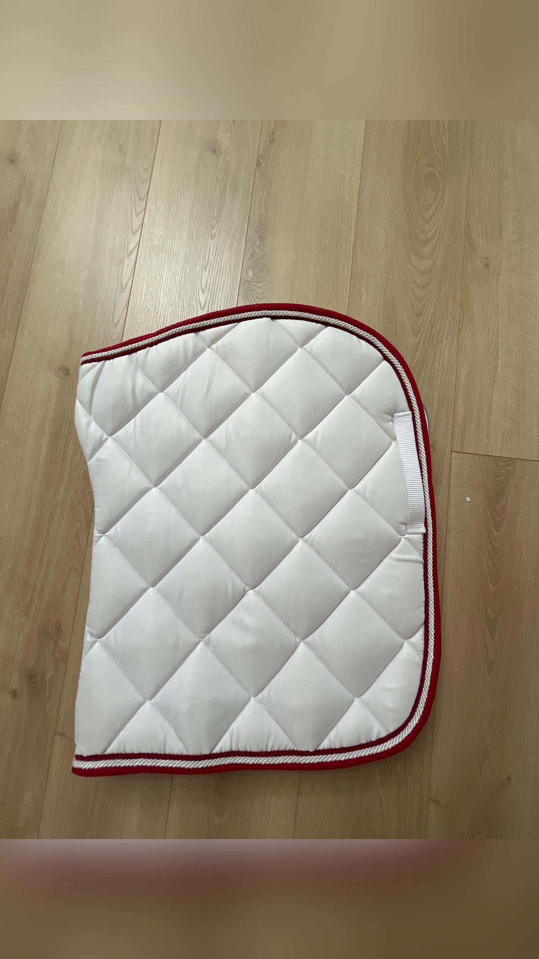 Tapis blanc, média 3