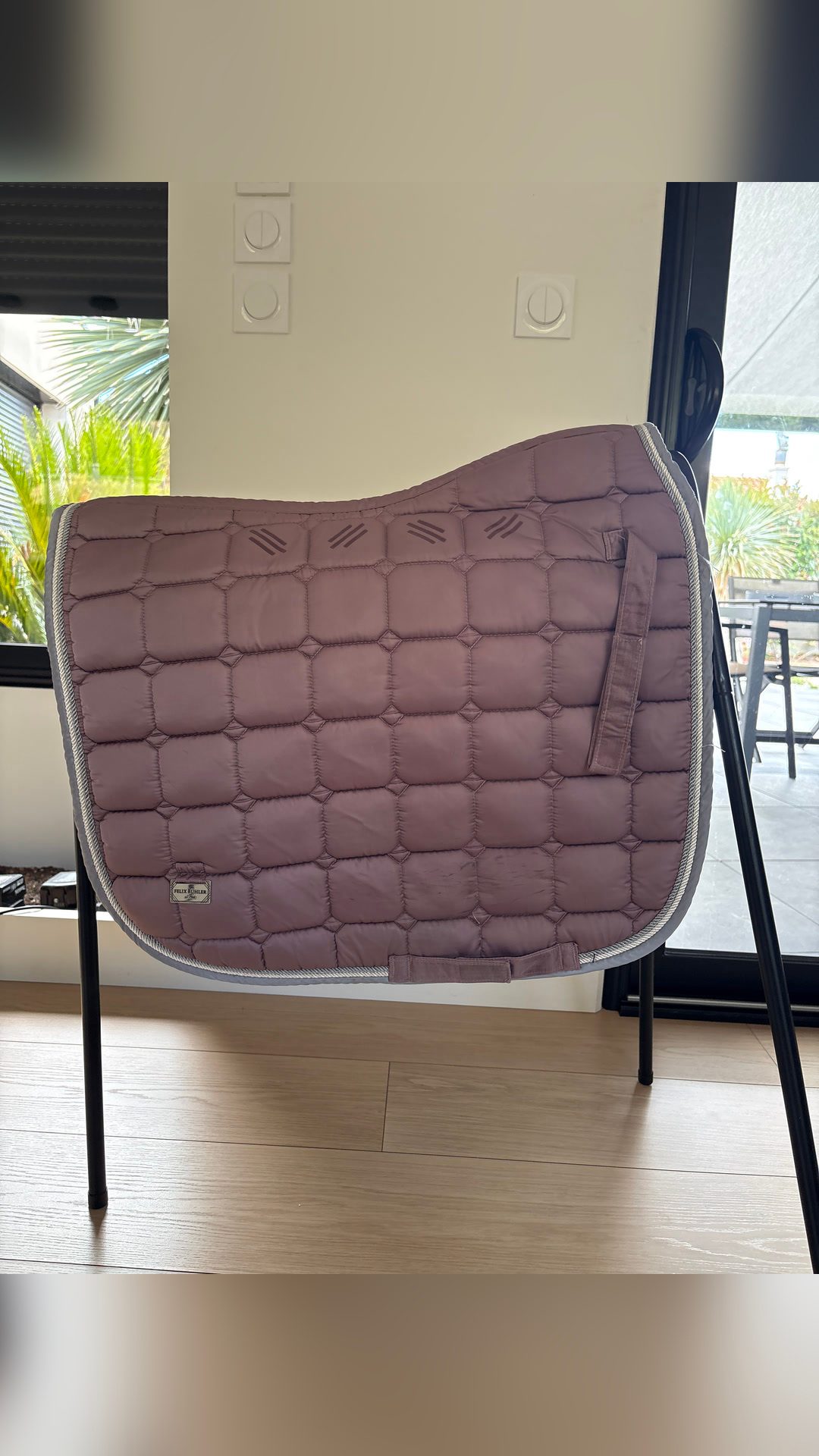 Tapis Felix Bühler rose 20€, média 2