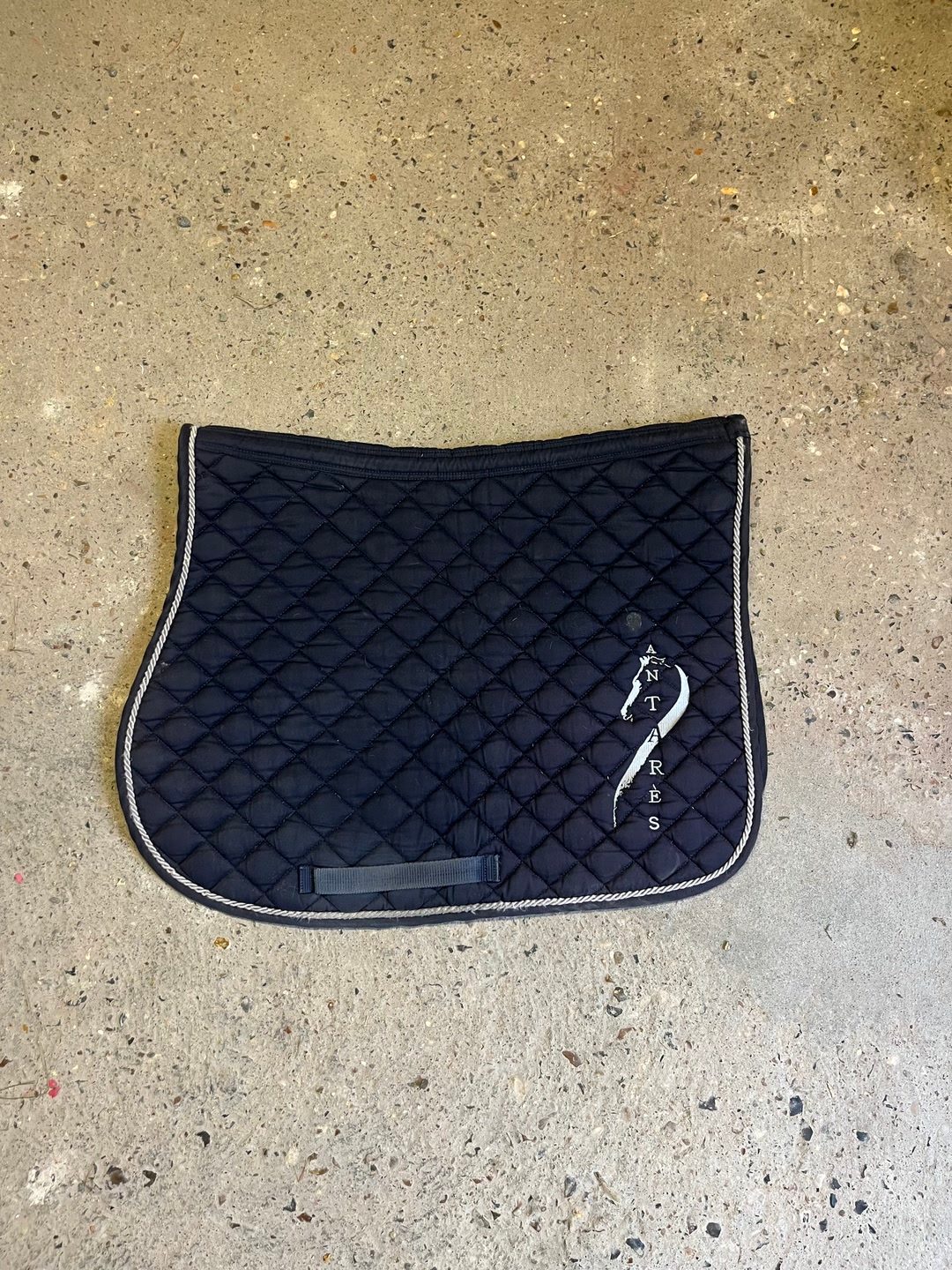 Tapis de selle antares, média 2