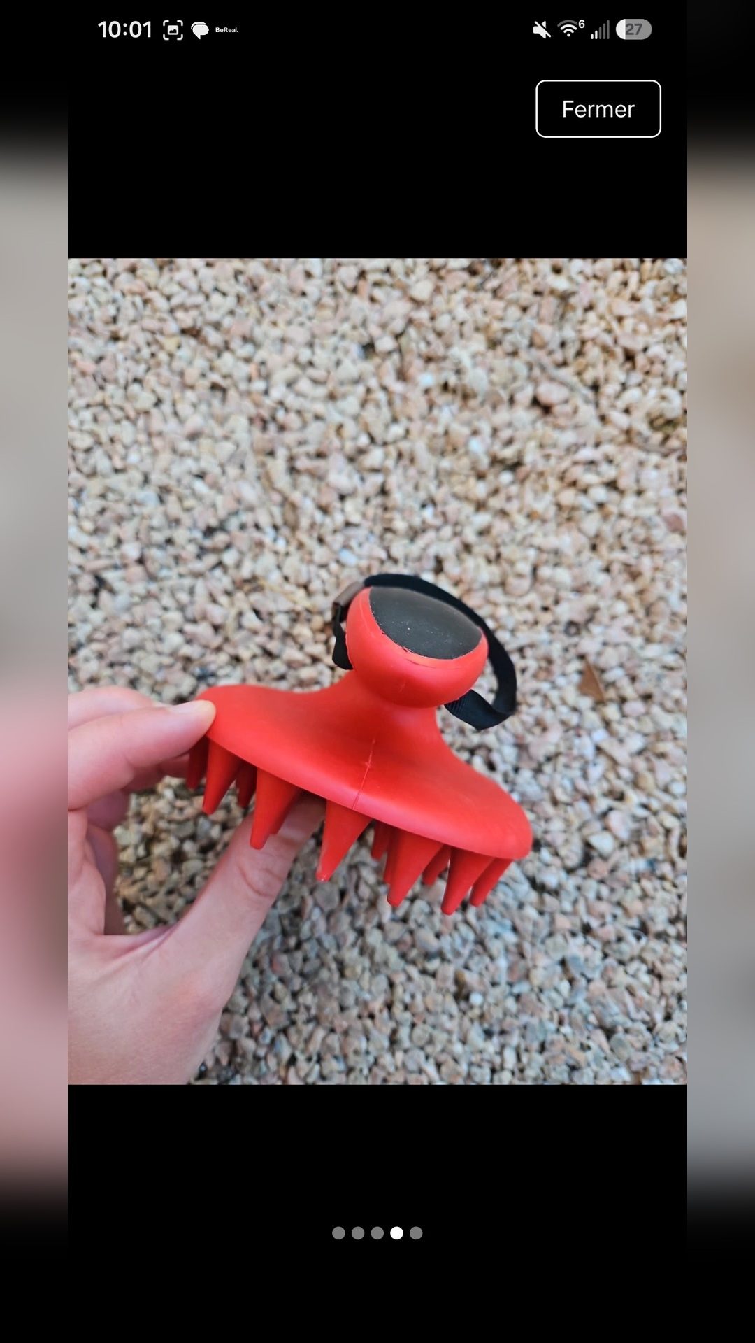Étrille caoutchou rouge Oster, média 4