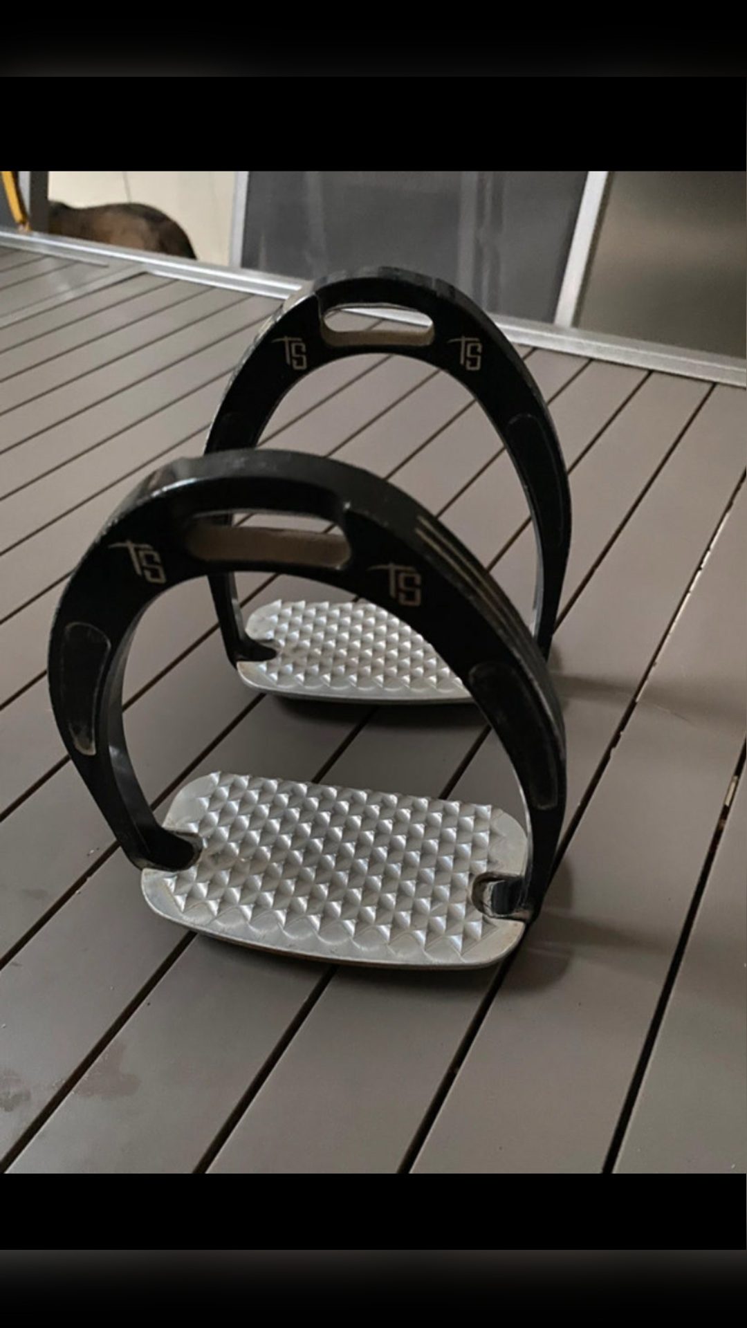 Étriers tech sirrups noirs, média 2