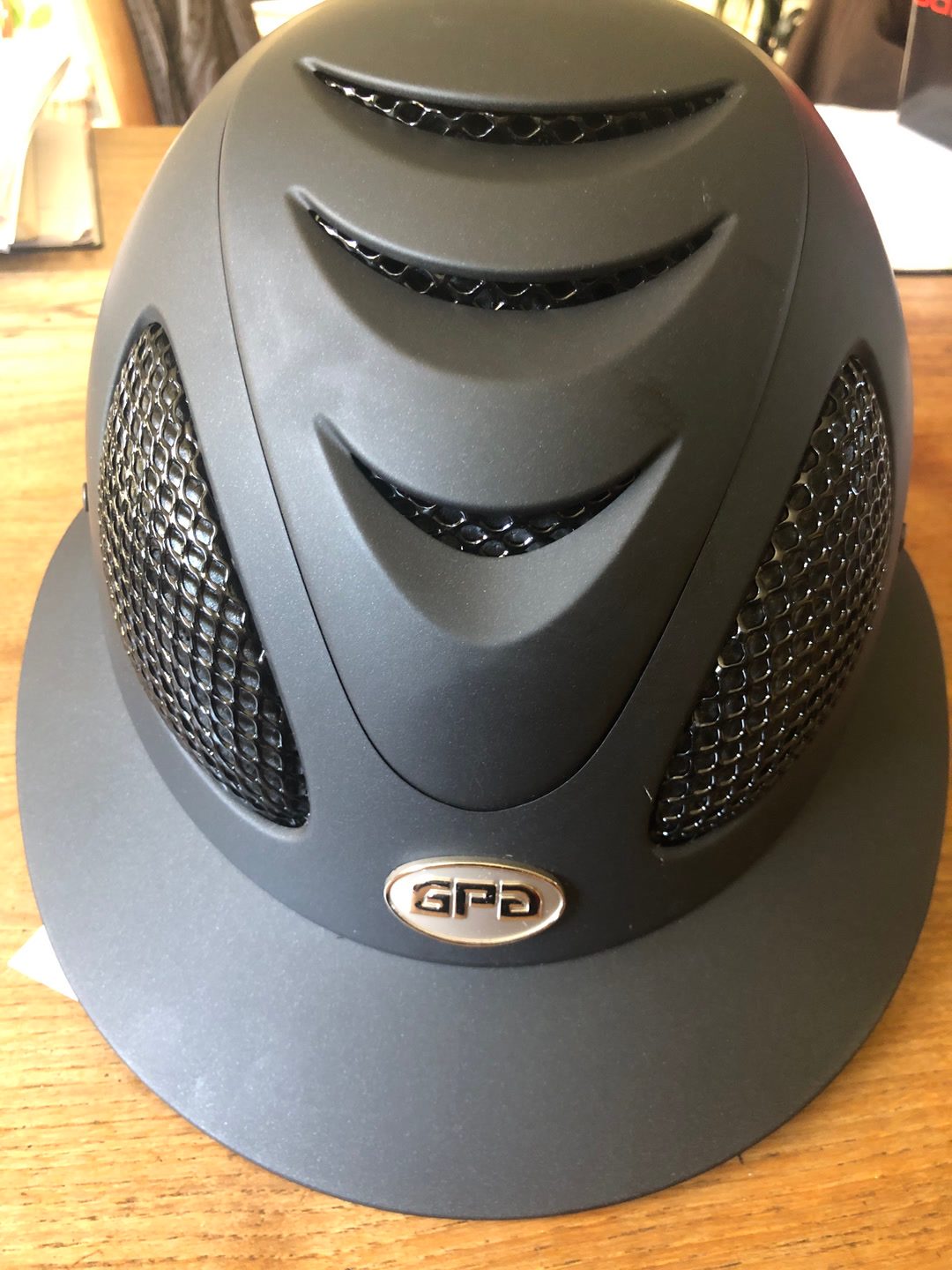 Casque GPA speed air neuf 56, média 2