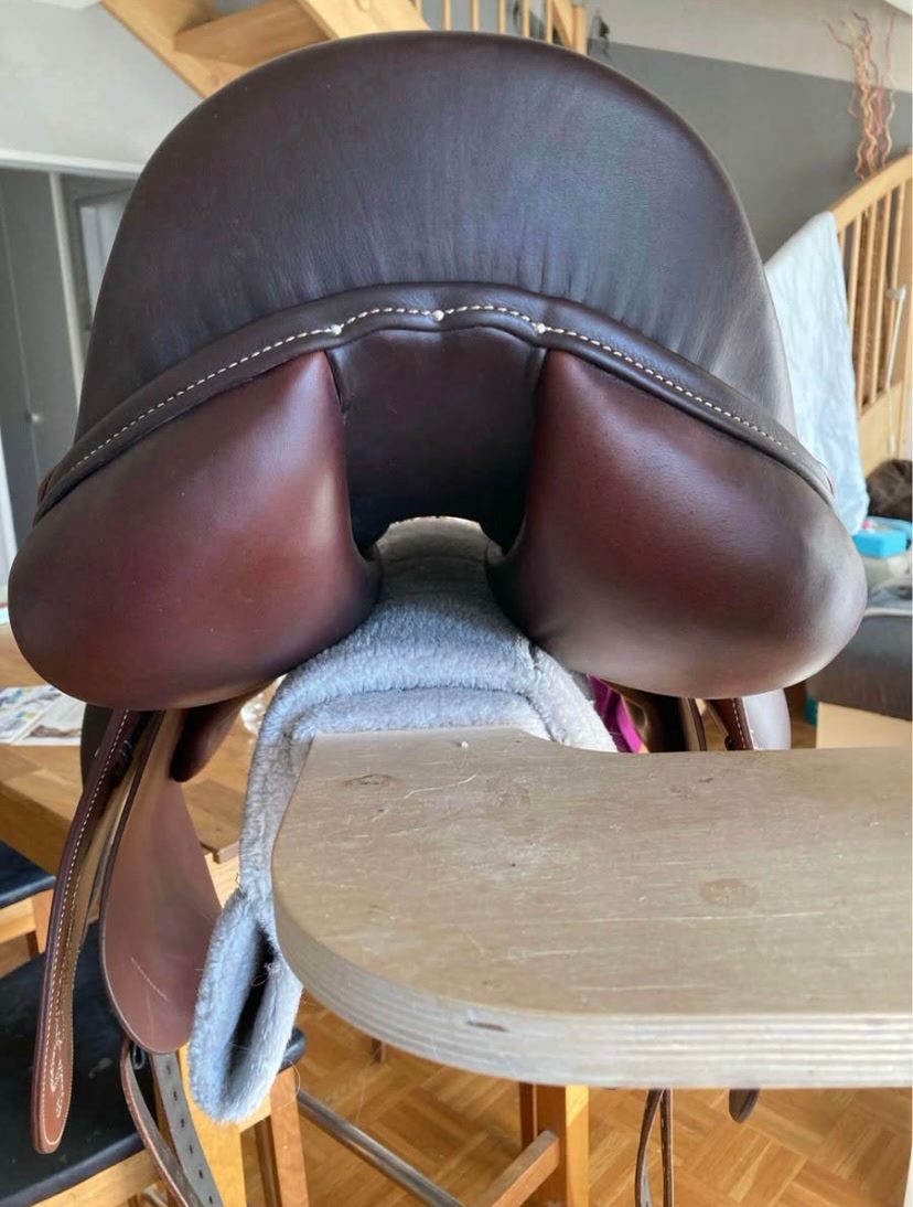 Selle Patricia Rochat, média 4
