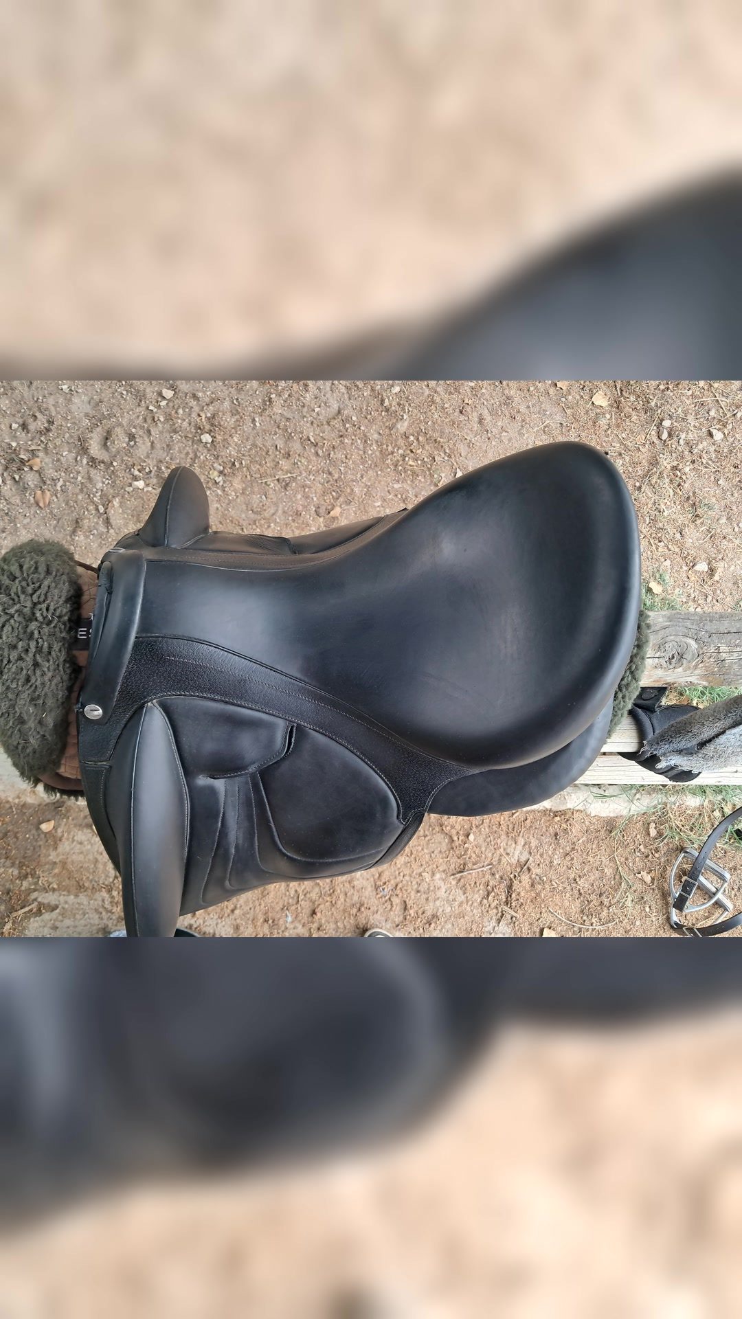 Selle devoucoux  dressage, média 3
