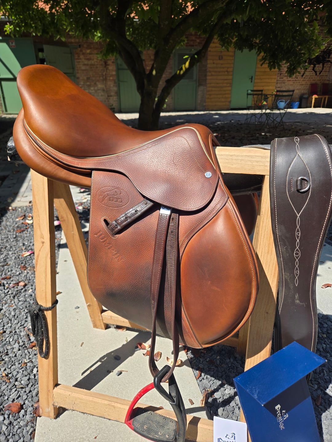 🐴 SELLE OBSTACLE JUMPIN + ÉTRIERS FREEJUMP, média 5