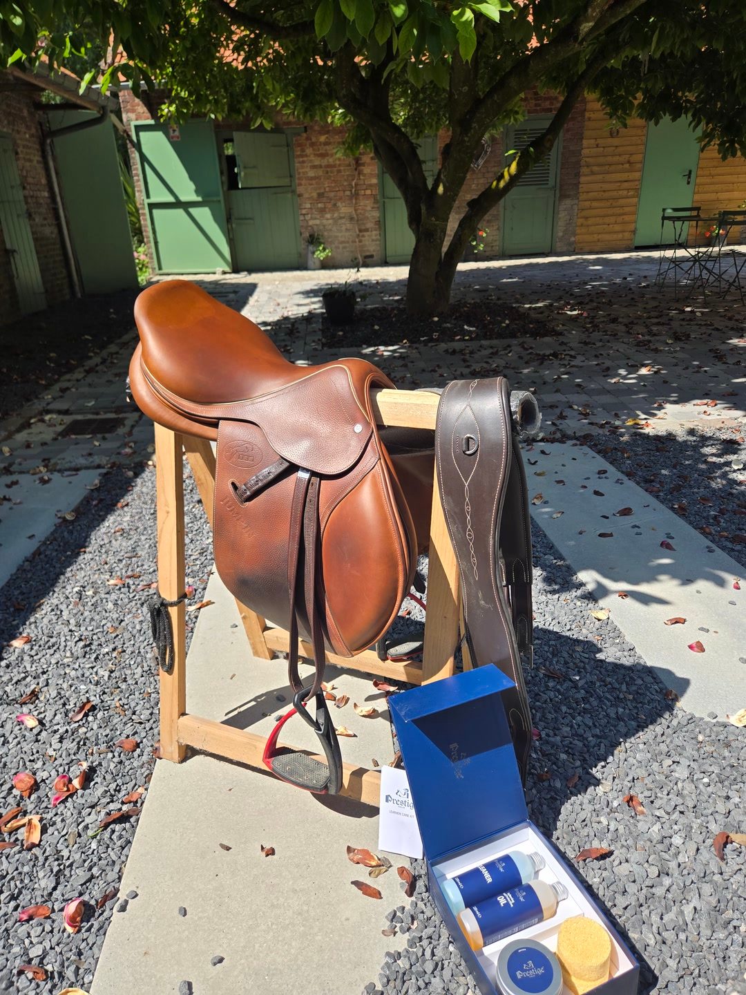 🐴 SELLE OBSTACLE JUMPIN + ÉTRIERS FREEJUMP, média 4