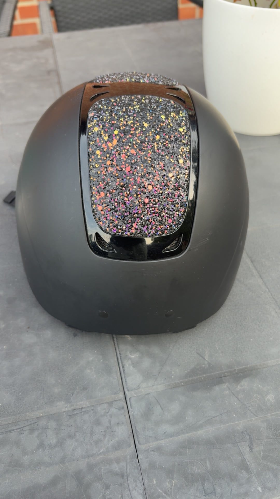 Bombe d’équitation, média 2