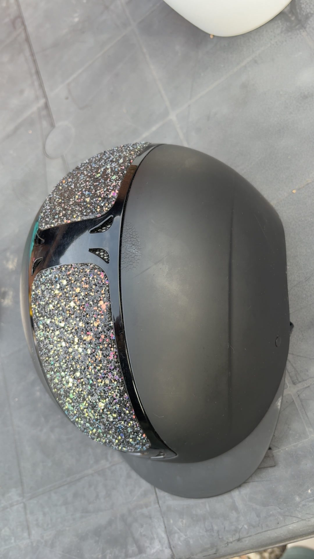 Bombe d’équitation, média 6