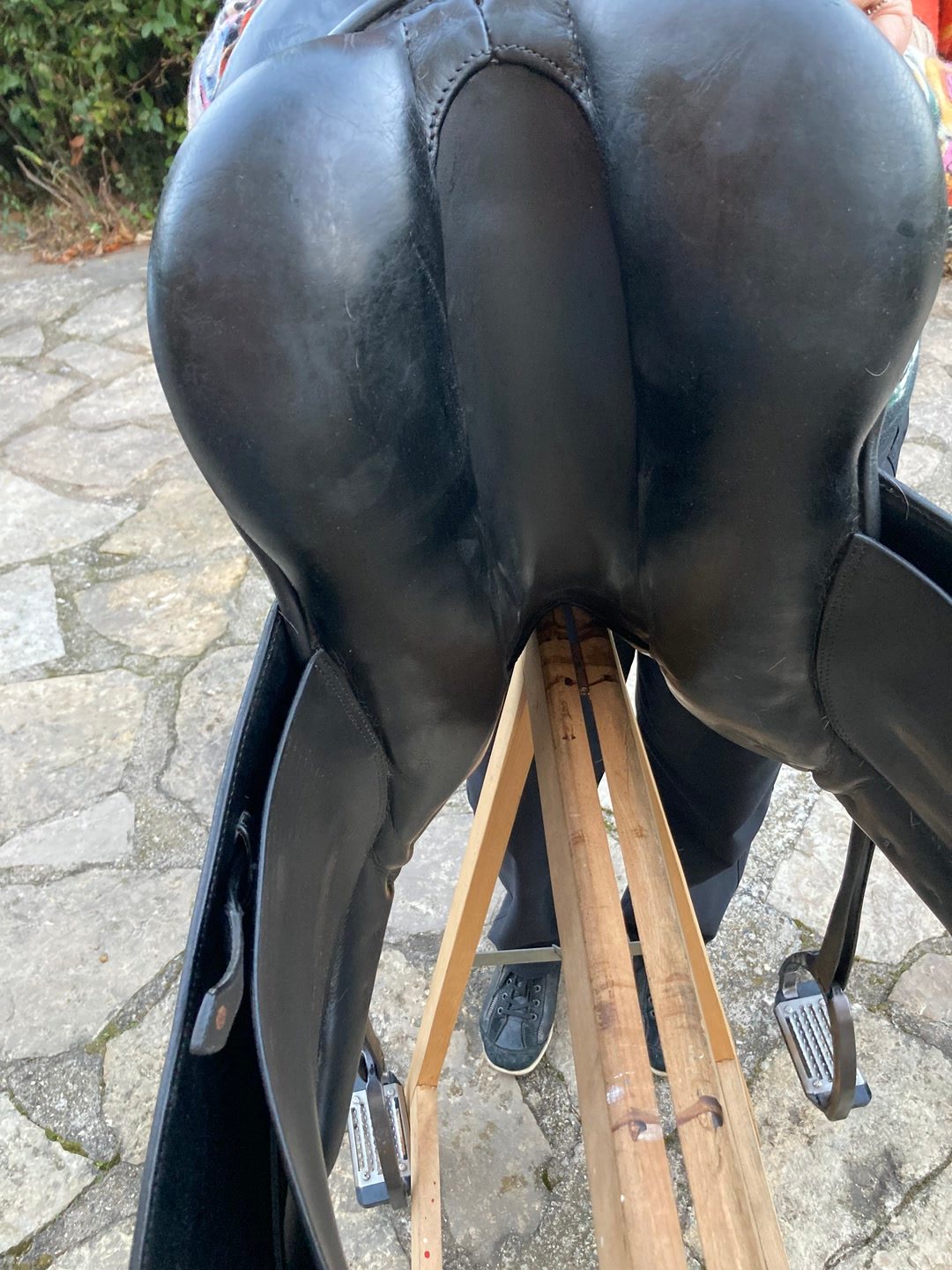 Selle Stubben dressage Maestoso noire, média 3
