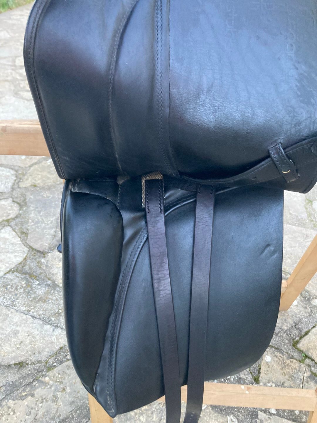 Selle Stubben dressage Maestoso noire, média 2