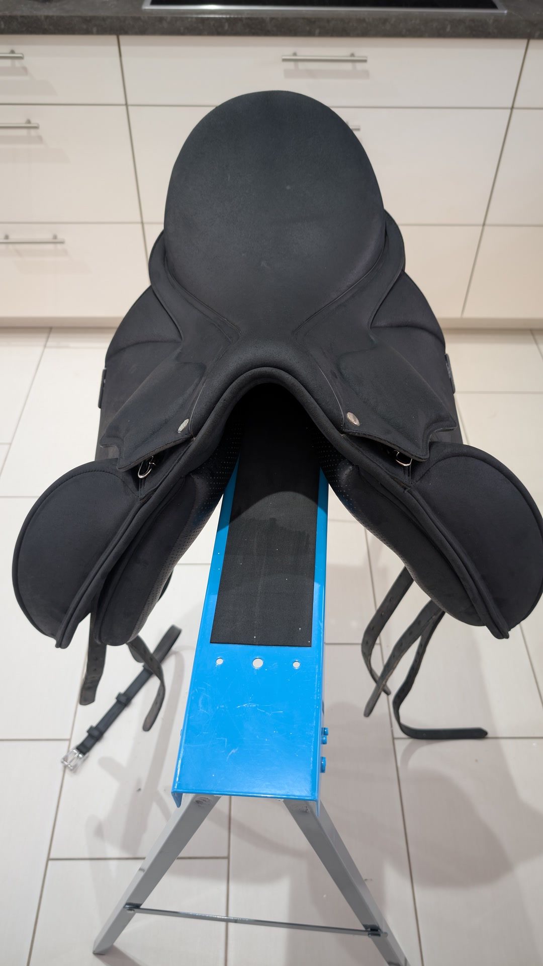 Wintec Pro Dressage CAIR Noir avec Contourbloc taille 17.5, média 3