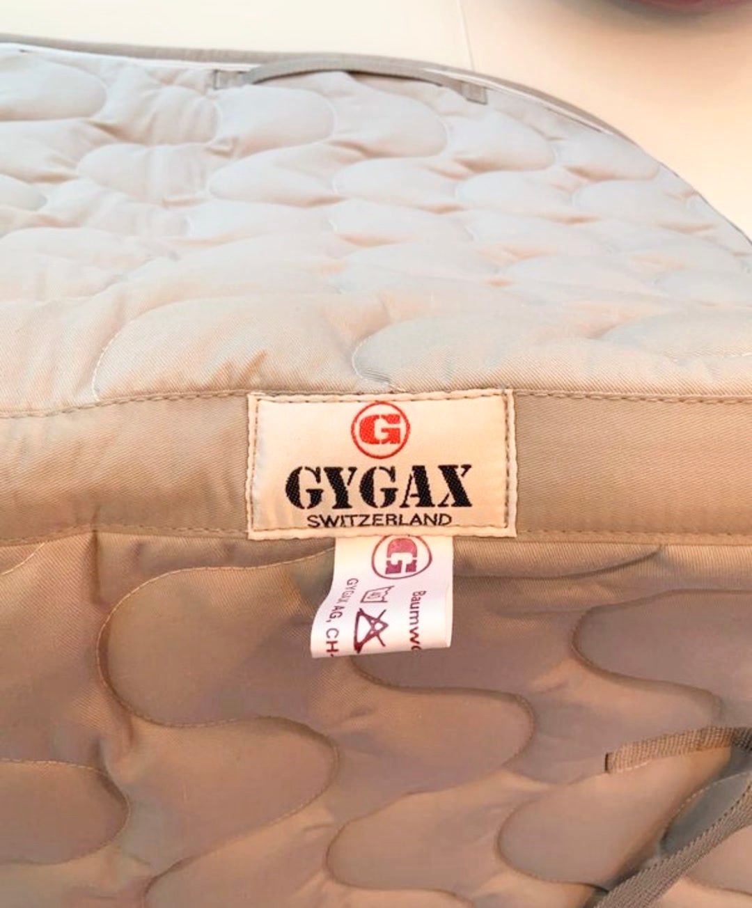 Tapis de selle neuf GIGAX gris clair, média 2