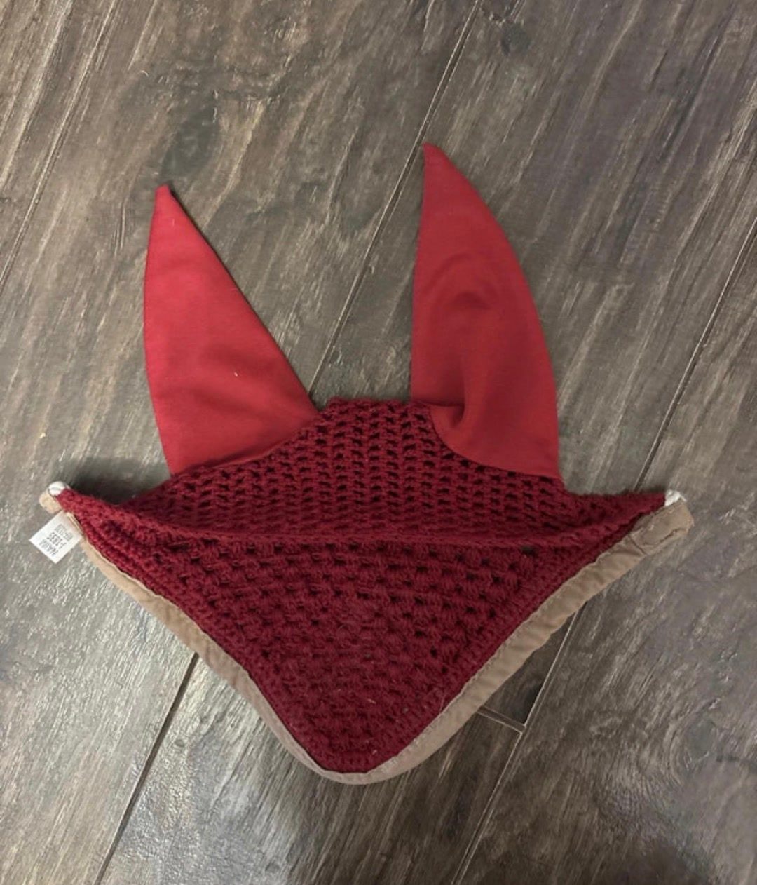 Tapis avec bonnet rouge, média 6