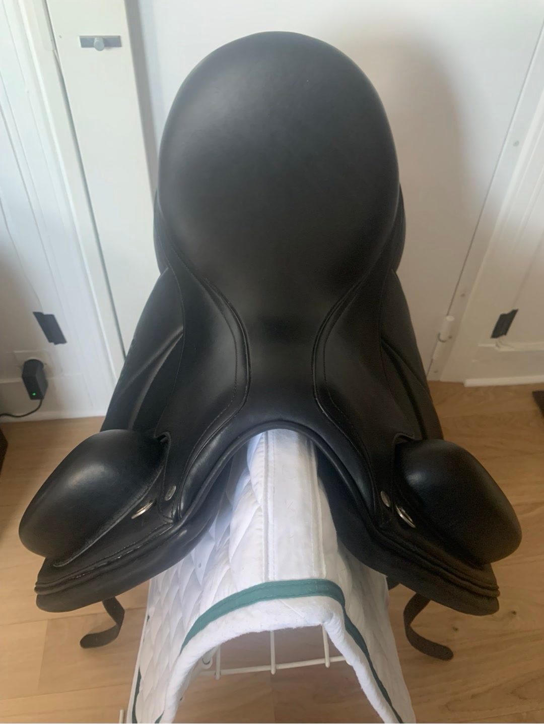 Selle de dressage Aachen Forestier 17,5, média 3