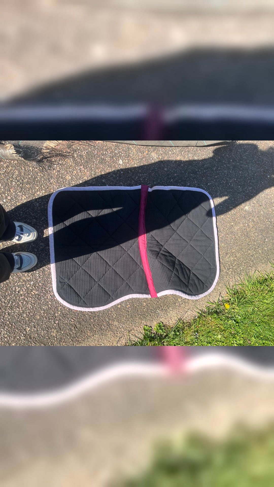 Tapis bordeau, média 2