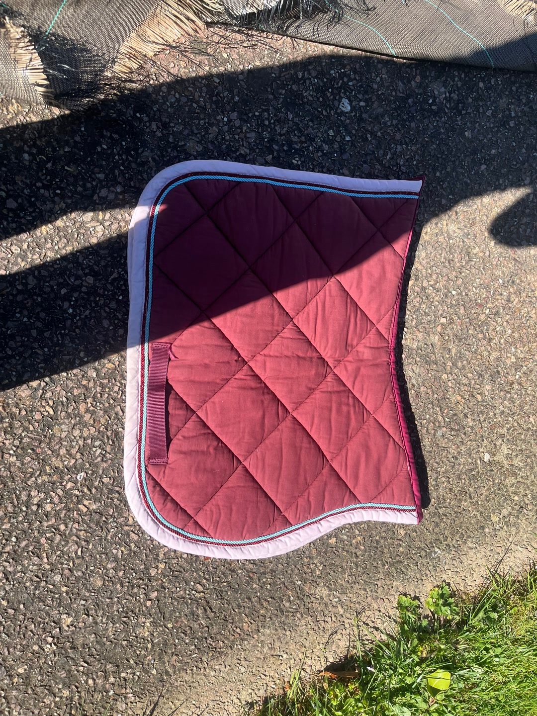 Tapis bordeau, média 3