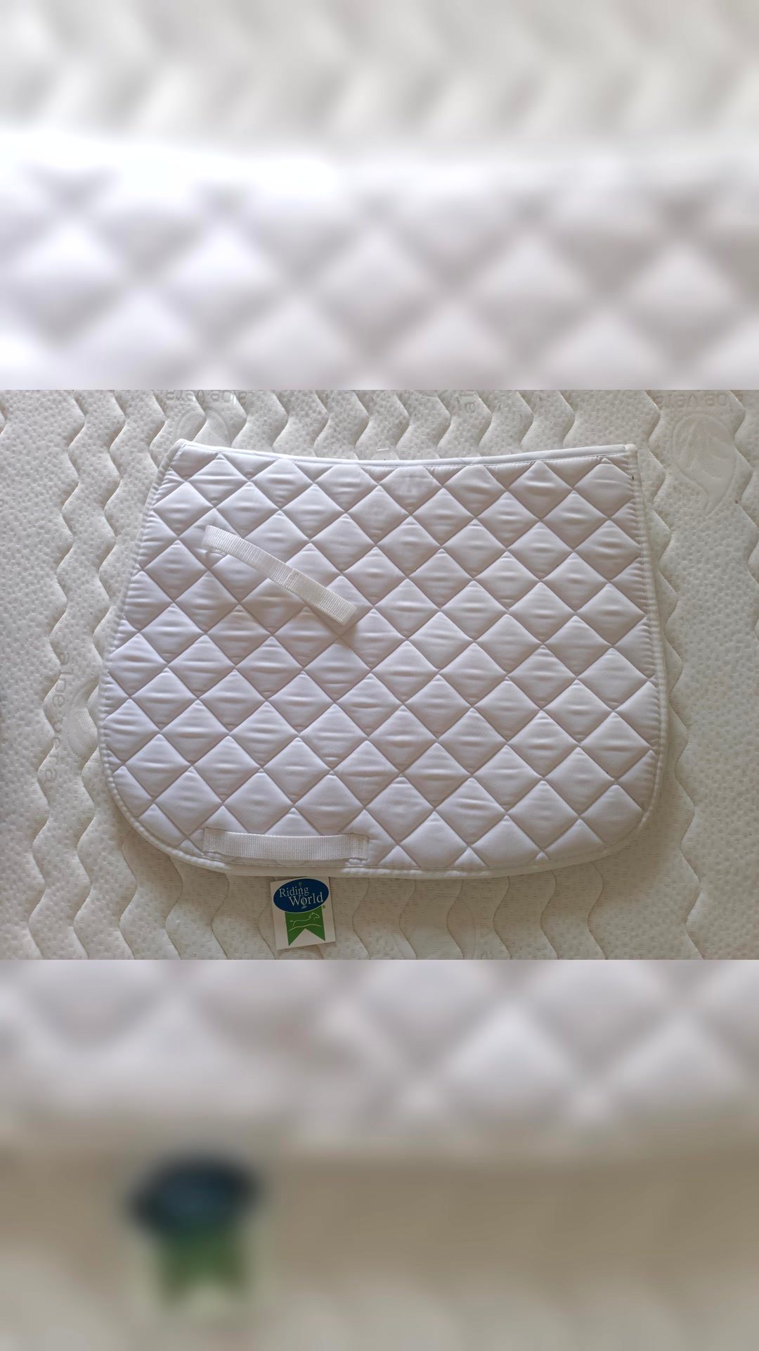 Tapis blanc poney, média 2