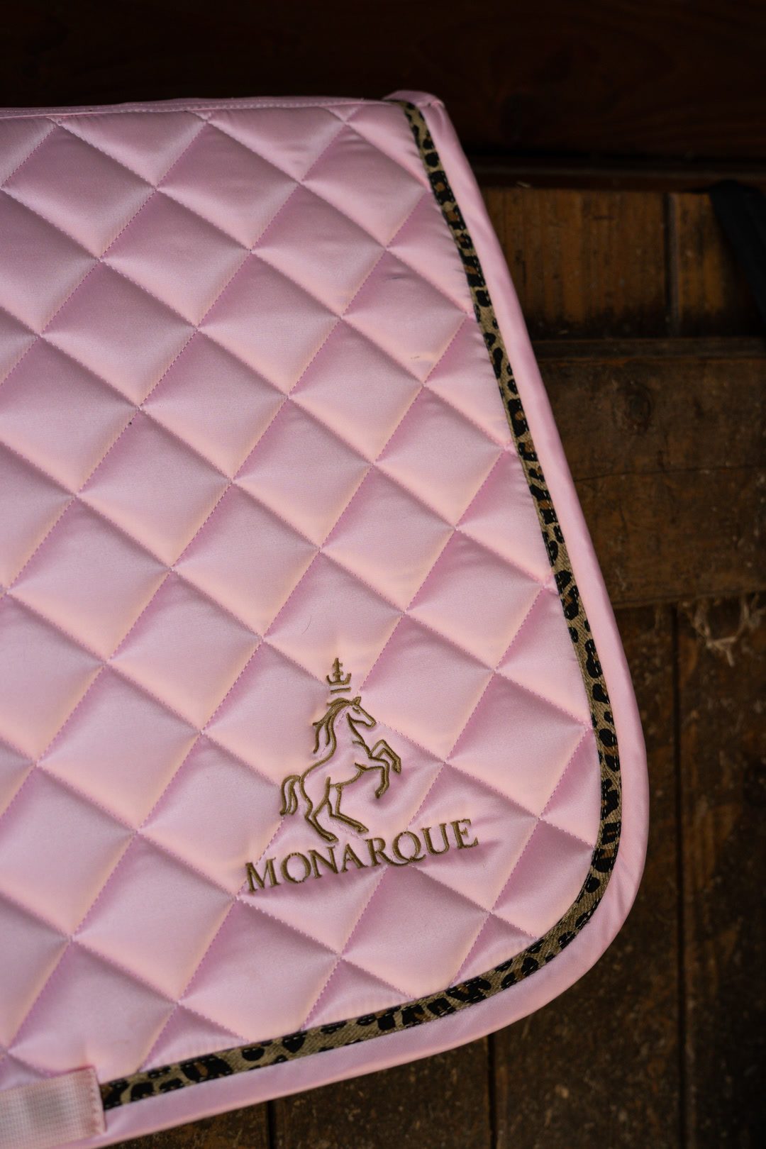 Tapis léopard rose, média 2