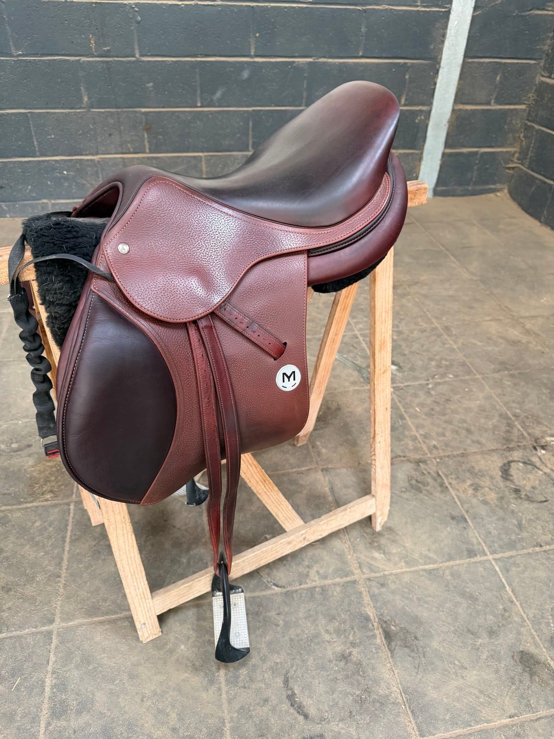 Selle Meyer 2022 taille 17,5, média 4