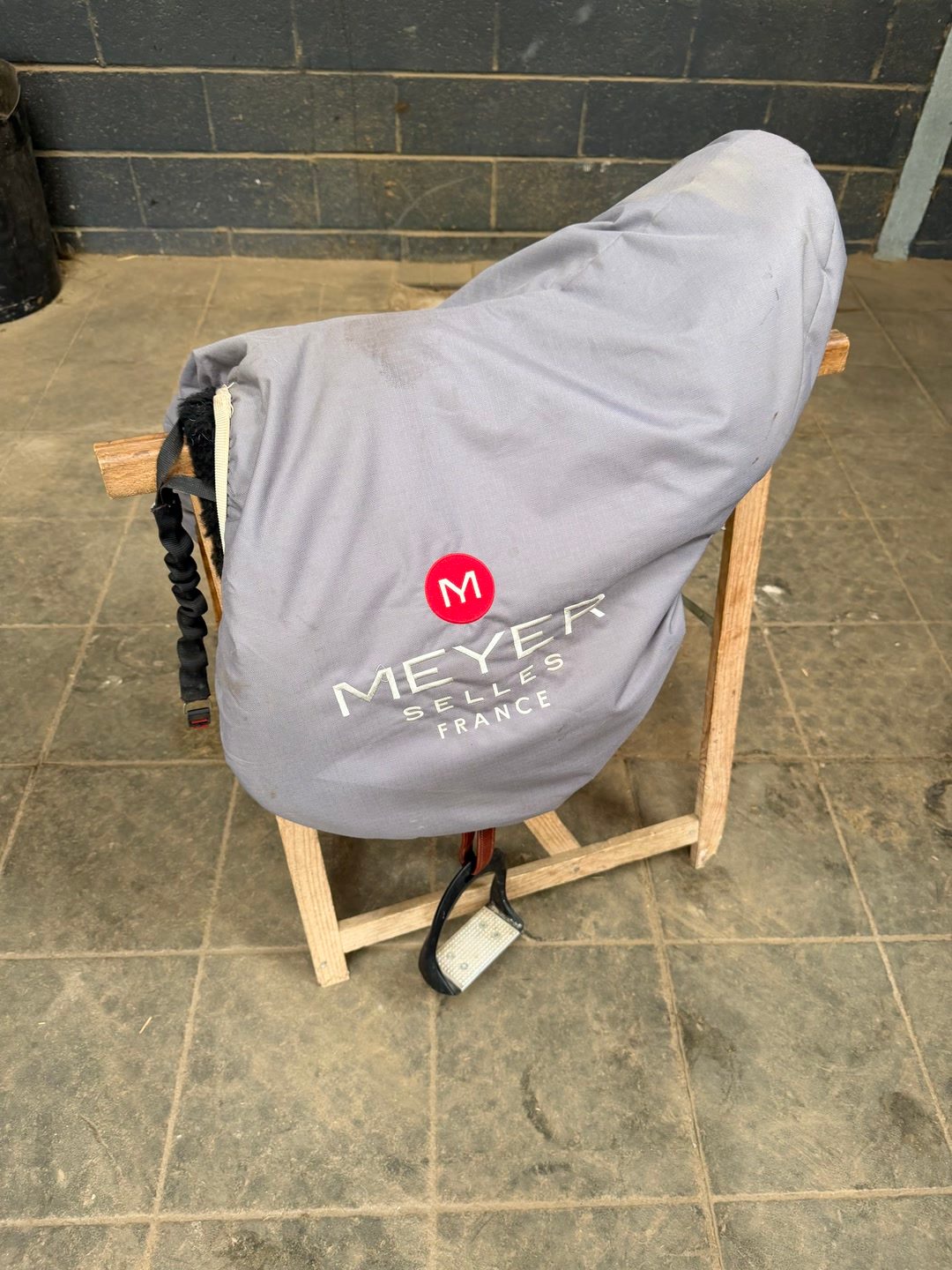 Selle Meyer 2022 taille 17,5, média 2